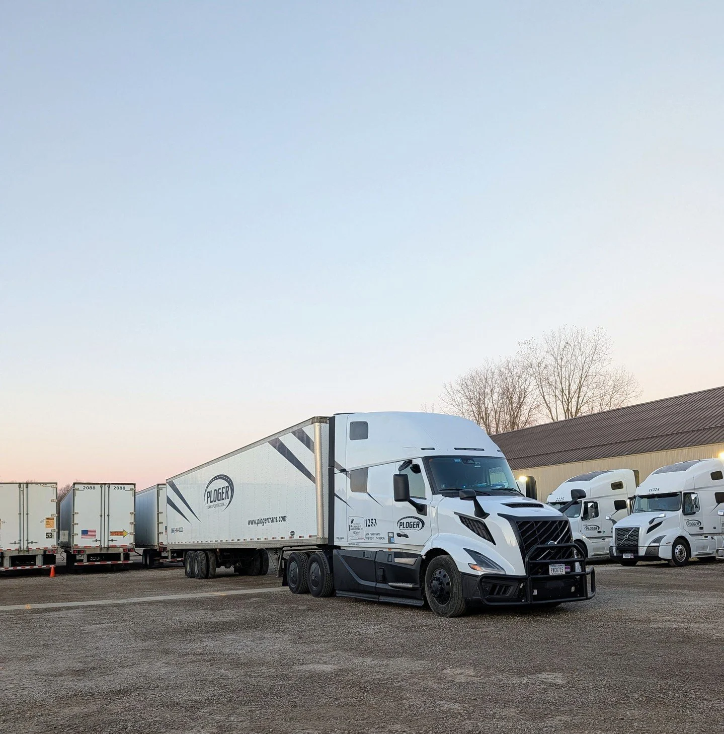 A big Ploger welcome back to driver Scott Hartge, who just returned from a long haul to Green River, Wyoming! 🚛💨 We appreciate your hard work!

Wishing everyone a fantastic Friday and a wonderful weekend! ☀️

To all our drivers out on the road toda