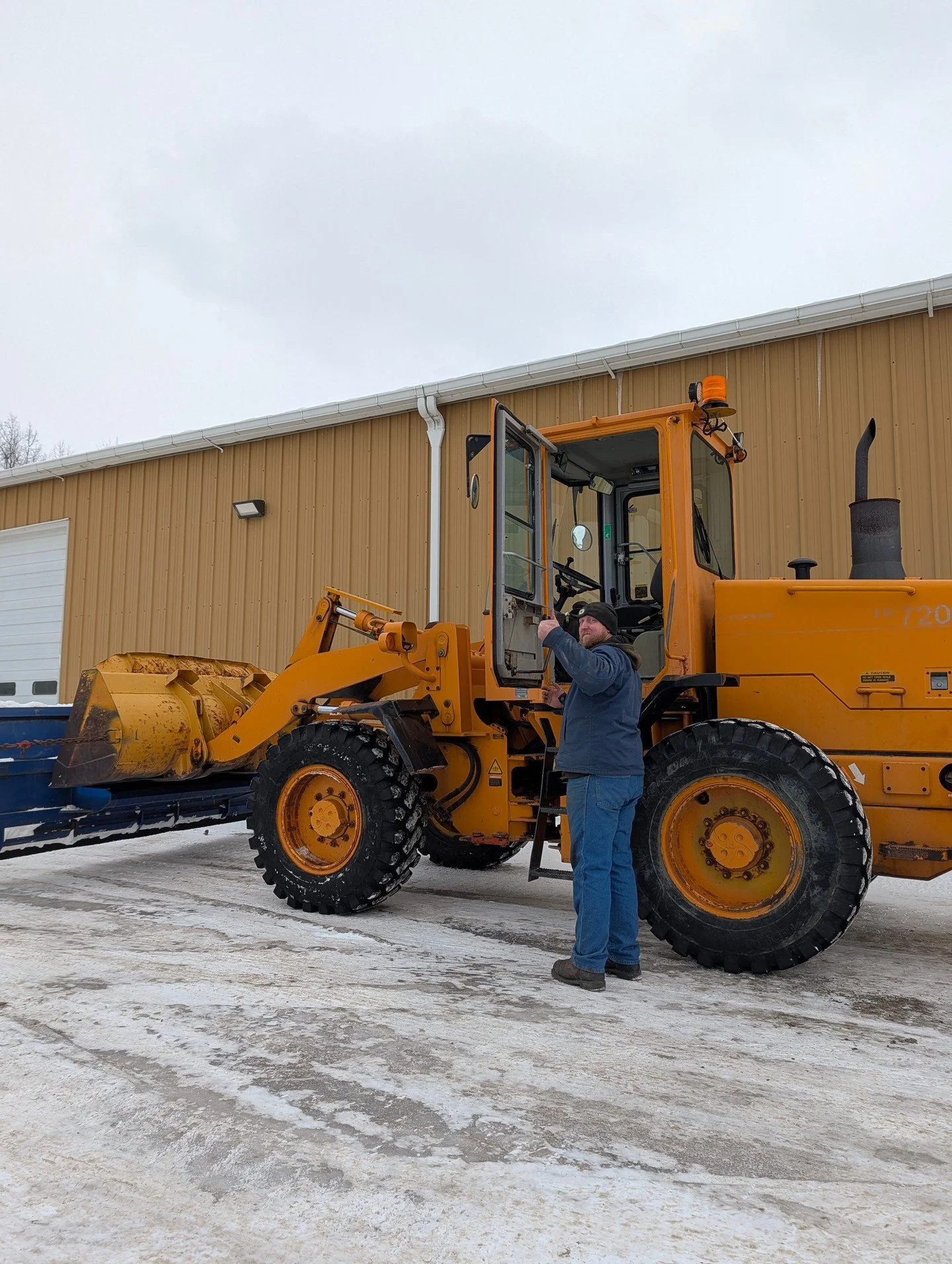 Huge shout-out to Carson Pierce and Emmons Funk for the incredible work they&rsquo;ve been doing! 🚜❄️

While most of us are trying to stay warm, these guys have been out there clearing snow and making sure our yard and routes are safe for everyone. 