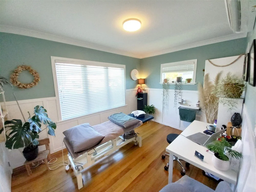KCO clinic room with treatment table