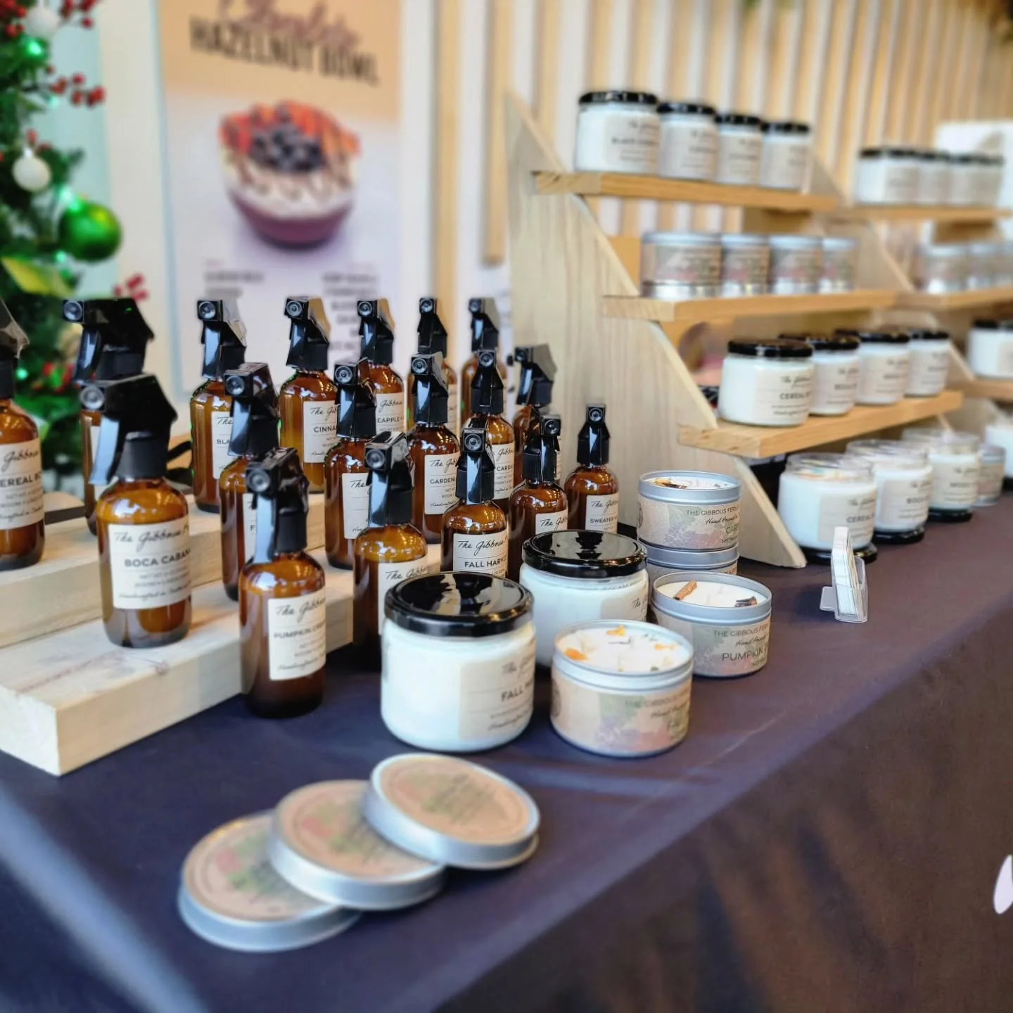 I saved the best for last! Wrapping up this year's pop-ups and markets @puregreencapefortmyers. I'm here at their Cape Coral location until noon, then heading to Fort Myers until 4pm!
Treat yourself and the ones you love to good health with their del