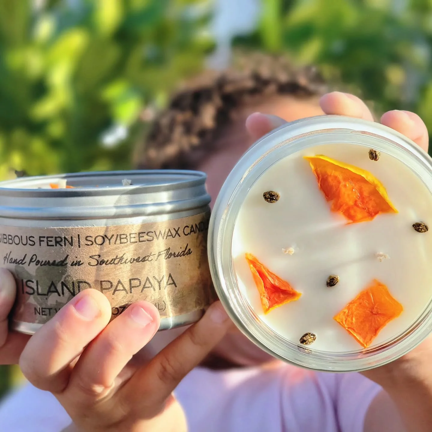 Island Papaya 🌴

Here tonight, on the website this weekend - it's fresh, fruity, and fun! Available in car diffusers and room sprays, too! 

#thegibbousfern #handcrafted #candles #frondevous #bocagrande