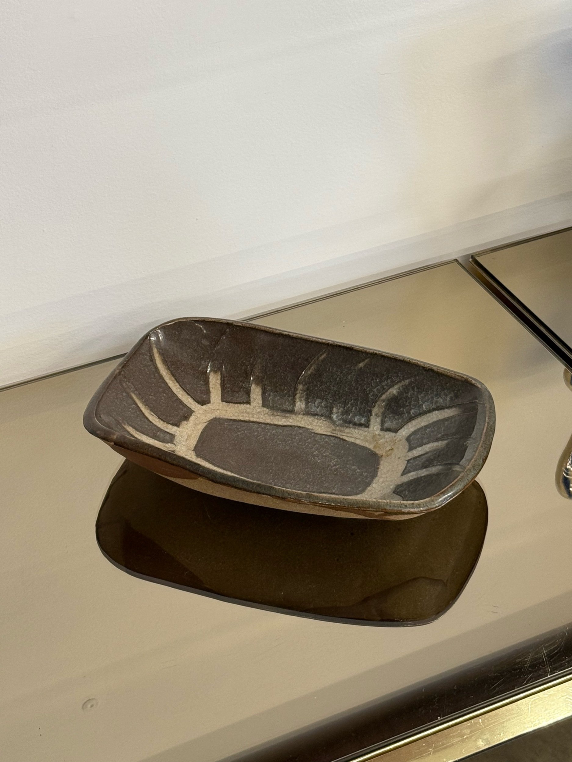 Photo of a neutral ceramic dish