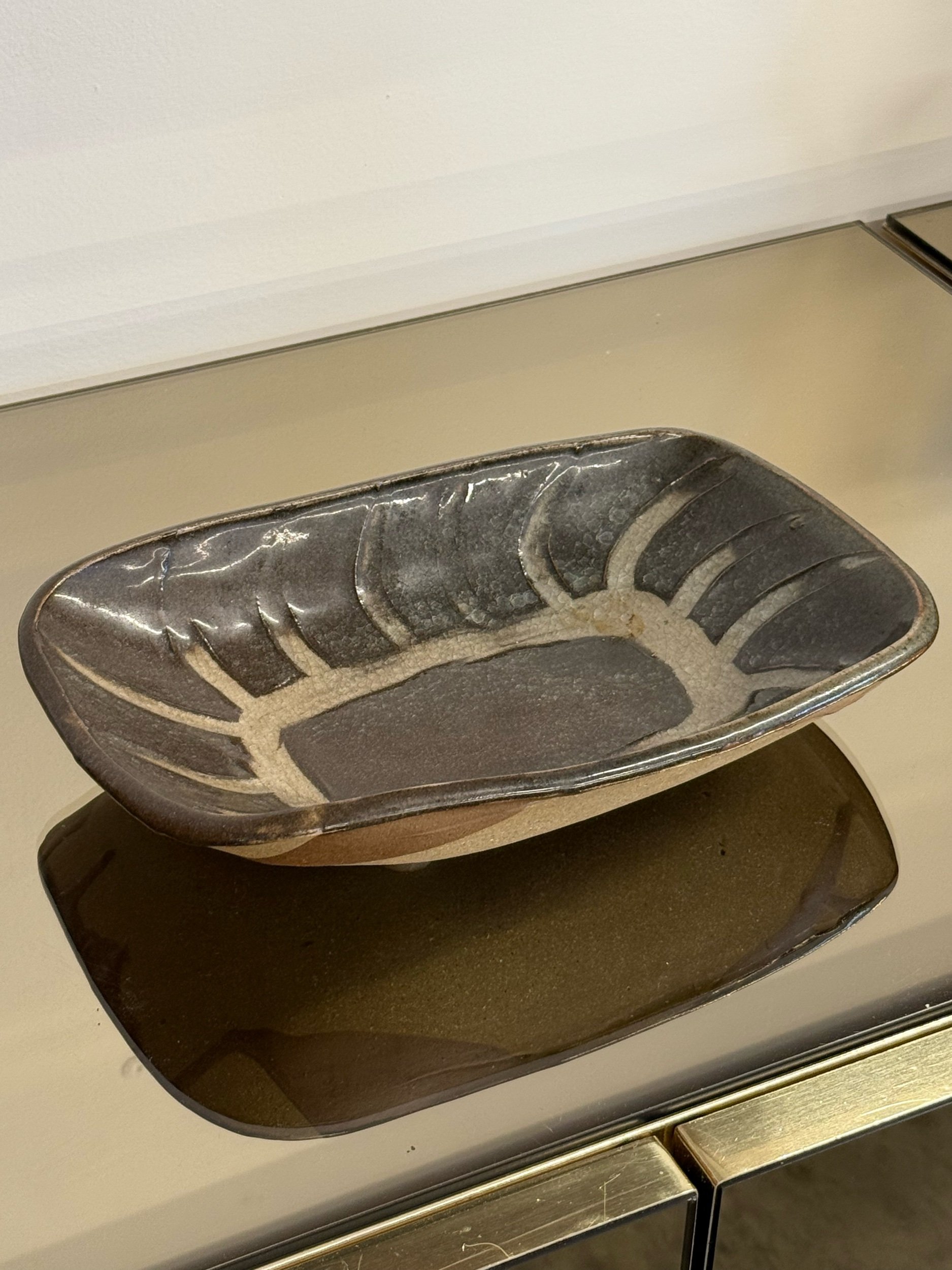 Photo of a neutral ceramic dish