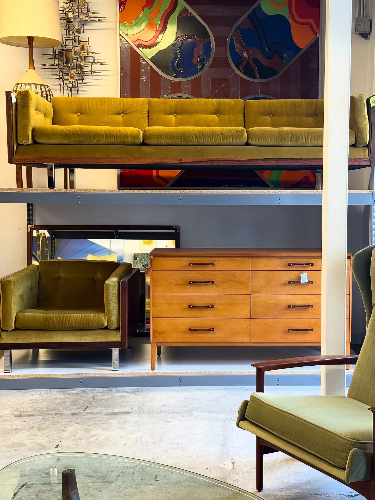 Thanks for stopping by! We can&rsquo;t wait to see you next weekend 🫶
&bull;
keelandcompany.com
&bull;
#midcentury #mcm #midcenturymodern#midcentury  #midcenturyhome #1stdibs #chairish #midcenturydesign #midcenturyinterior #vintage #vintagedesign #v