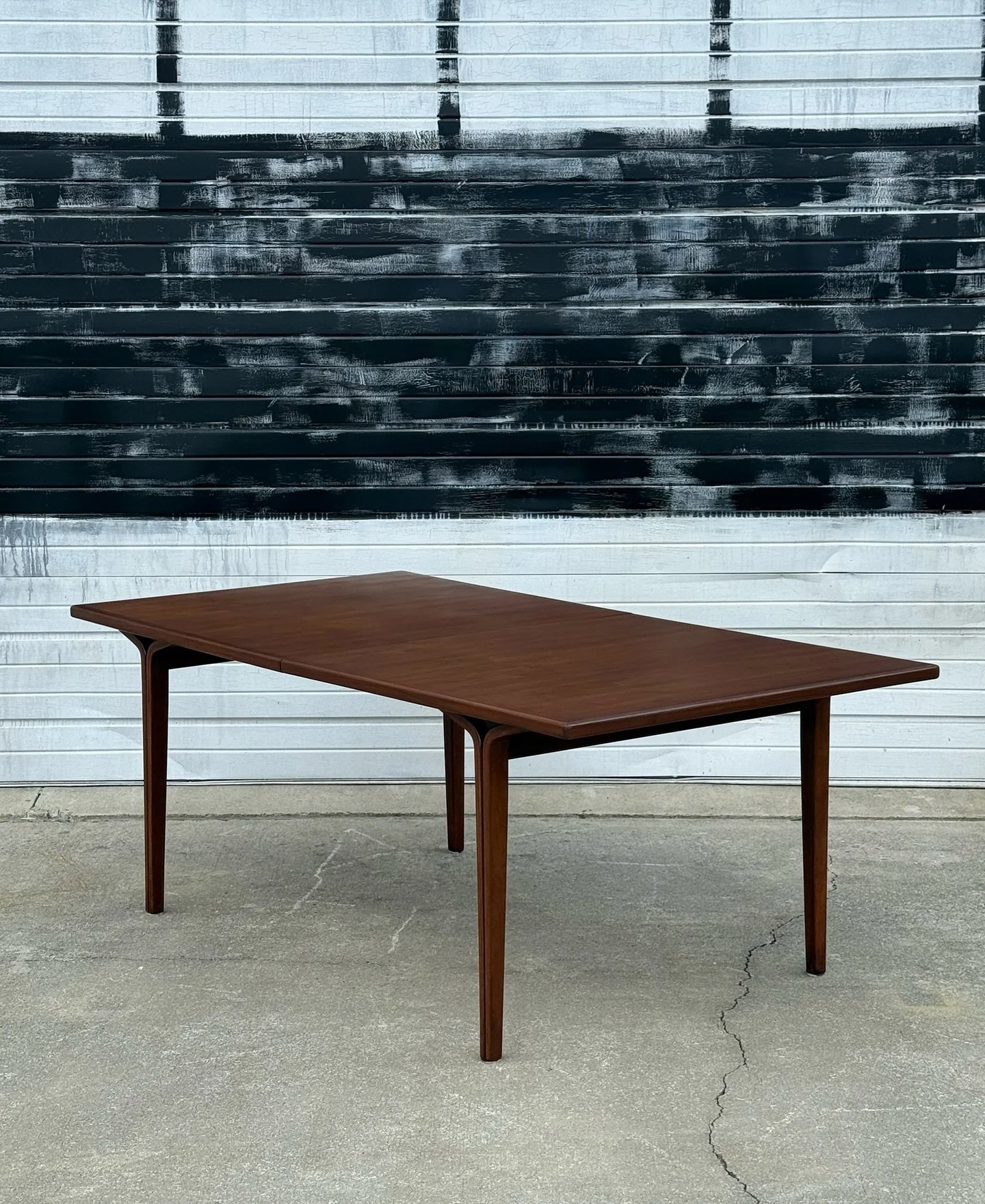Reposting this sweet dining table since it&rsquo;s now on sale and we&rsquo;d love to find its new home before the holidays 💸

AVAILABLE ~ Mid-century bentwood walnut dining table designed by Bill Stephens for Knoll, circa 1970s

This unique dining 