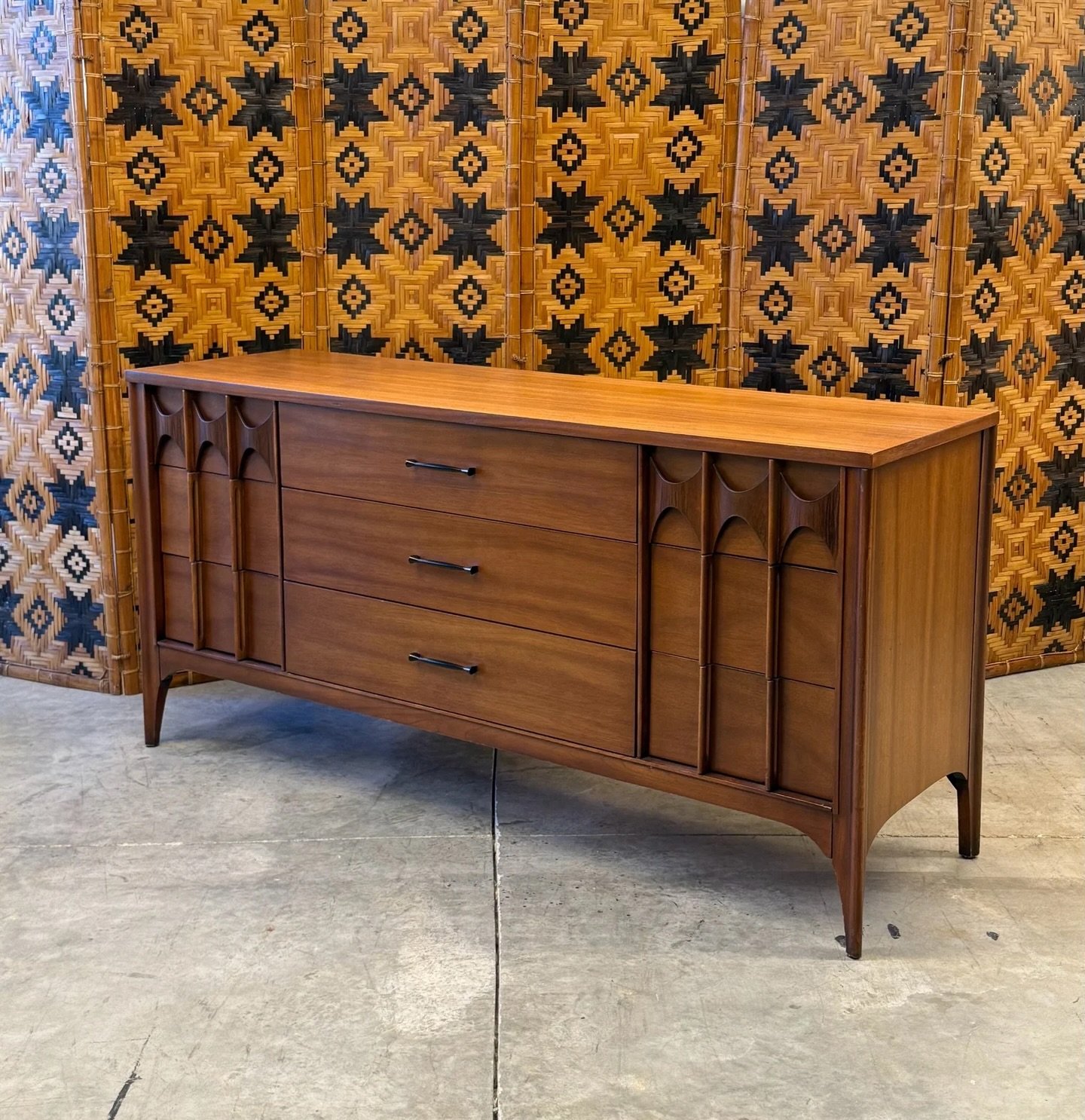 AVAILABLE ~ Mid-century nine drawer &lsquo;Perspecta&rsquo; dresser manufactured by Kent Coffey, circa 1960s. 

A mid-century classic made from warm walnut wood with rosewood accents. The nine drawers provide fantastic storage potential.

There is a 