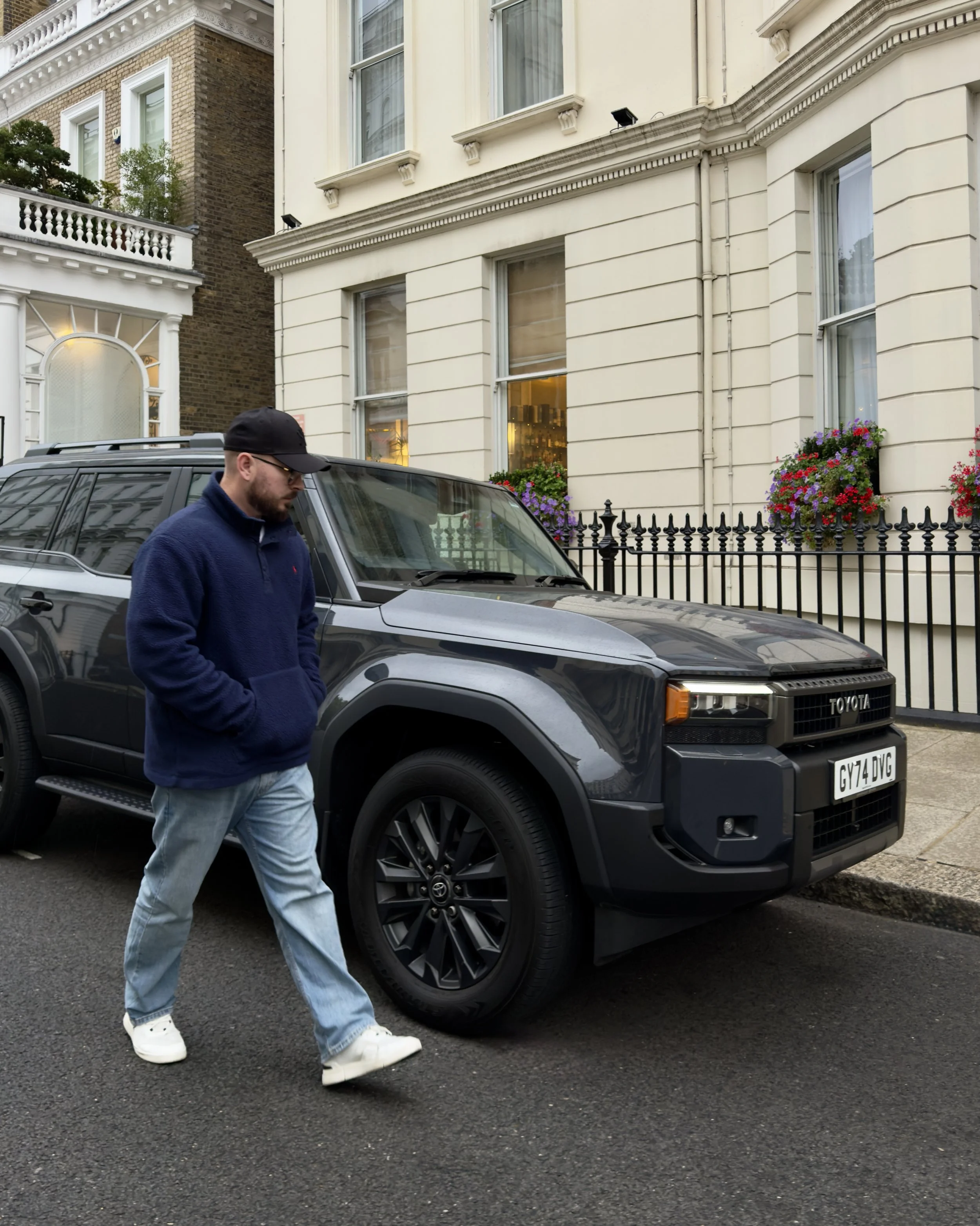 Toyota Land Cruiser - Urban Exploration