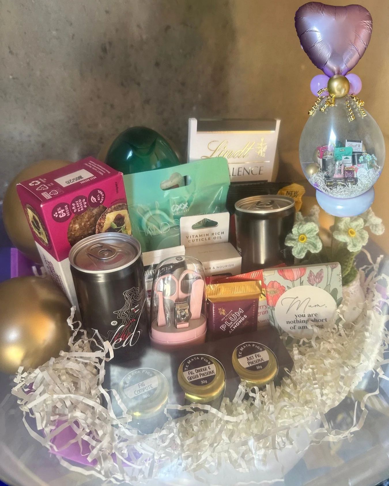 🎈 Don&rsquo;t forget about our stuffed balloons!

When someone&rsquo;s hard to buy for, gather up some of their favourite treats and present it in a balloon like this latest one 😍

It&rsquo;s a fun, creative way to gift something personal &mdash; a