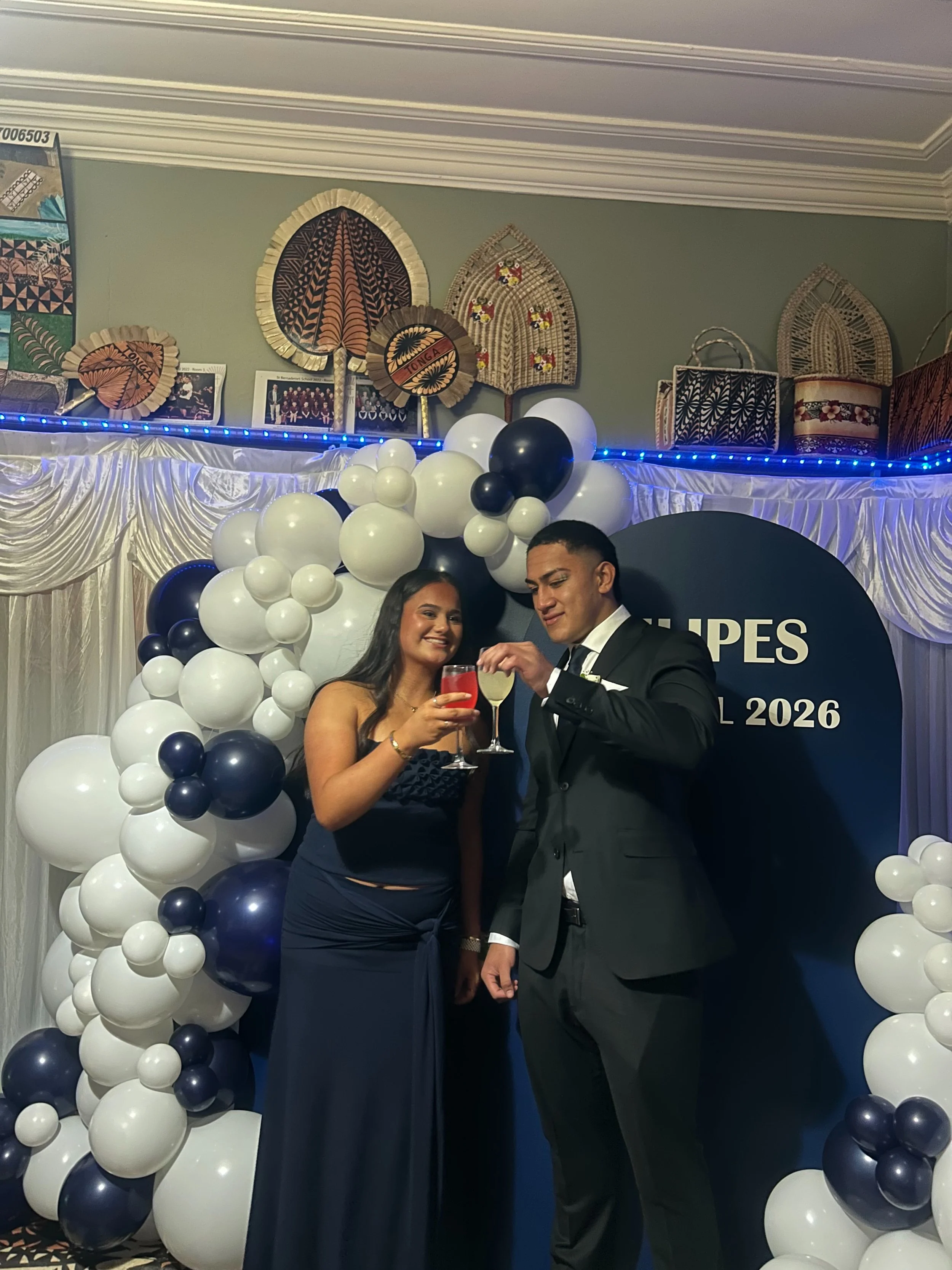 🔹 Navy, White &amp; Ready for Ball Night 🔹

A classic colour combination never goes out of style!

This setup featured a navy blue Chiara wall alongside a navy and white balloon display, creating the perfect backdrop for an Otago Boys&rsquo; High S
