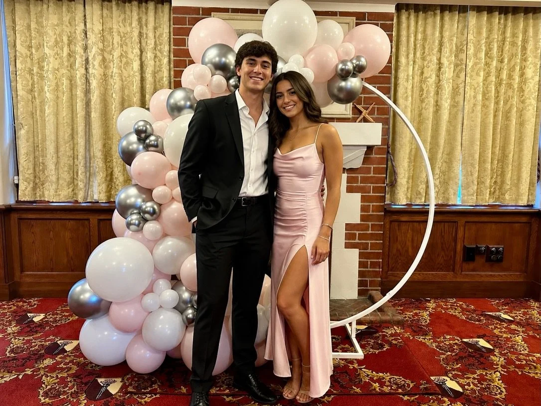 Continuing with the stunning pastel pink, white and chrome silver colour combination 🤍🩷✨

This gorgeous balloon hoop was created to help celebrate a very special 21st birthday at a private residence. The soft pastel tones paired with the chrome sil