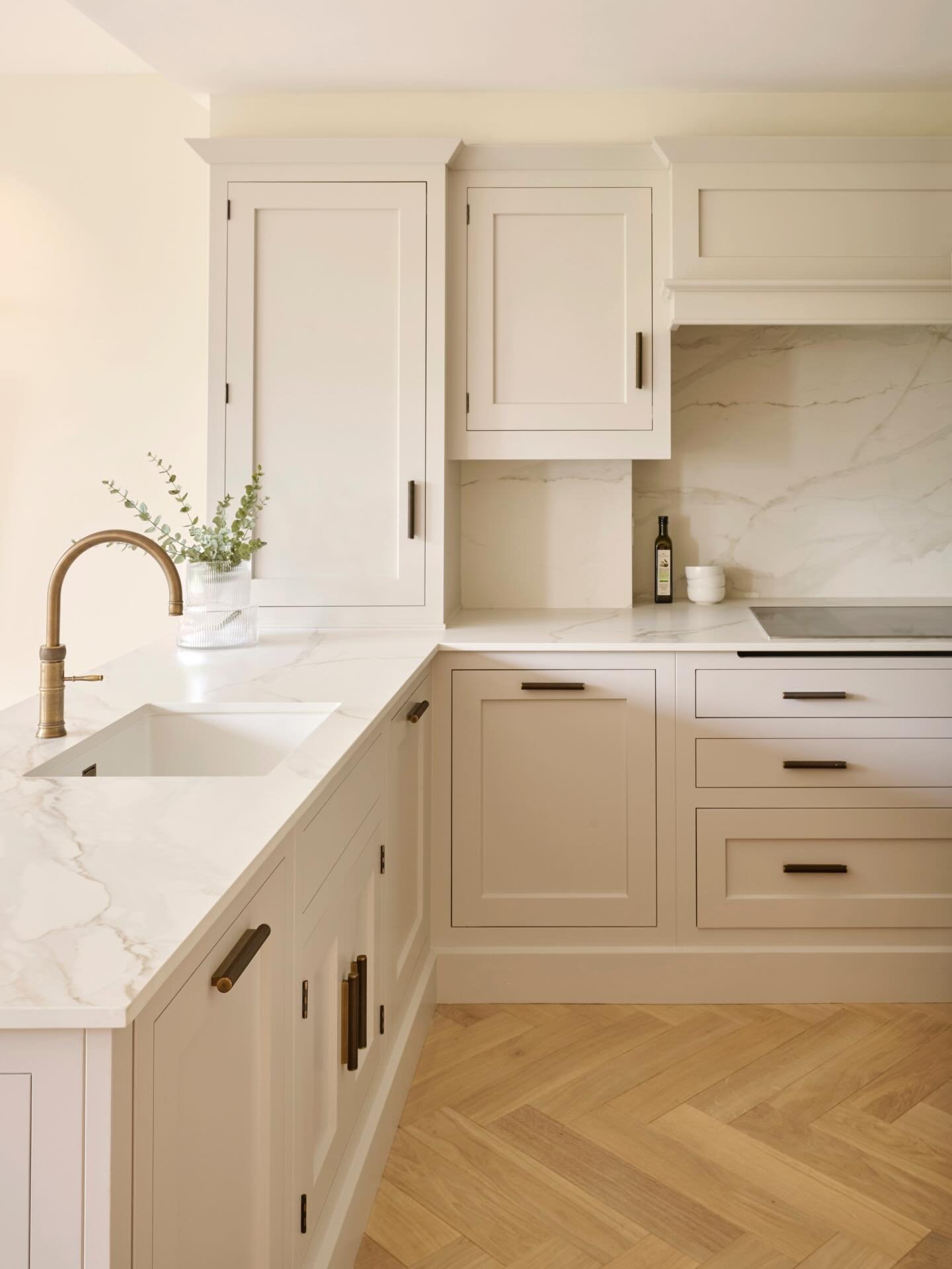 Thoughtfully Chosen Details Bring a Sense of Luxury to This Beautiful Apartment 😍😍😍