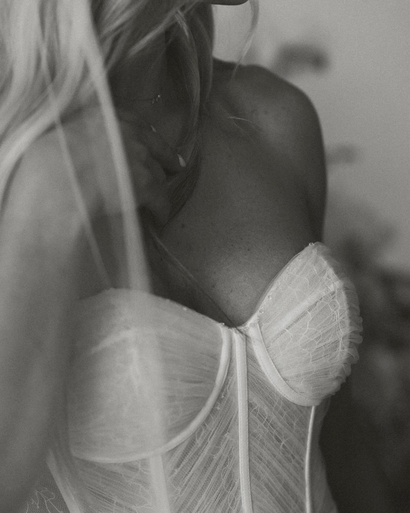 Your wedding photos should feel like you. That&rsquo;s why I take the time to understand your vision before the big day. In our pre-wedding meetings, we&rsquo;ll chat about everything you&rsquo;re dreaming of&mdash;whether it&rsquo;s classic, modern,