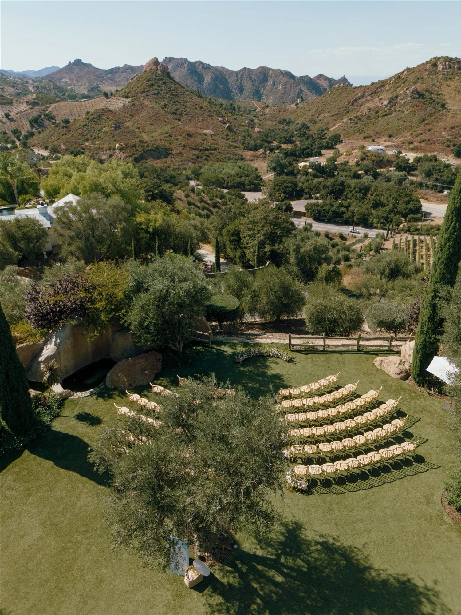 024cielo-farms-malibu-wedding-guide-hanna-walkowaik.jpg