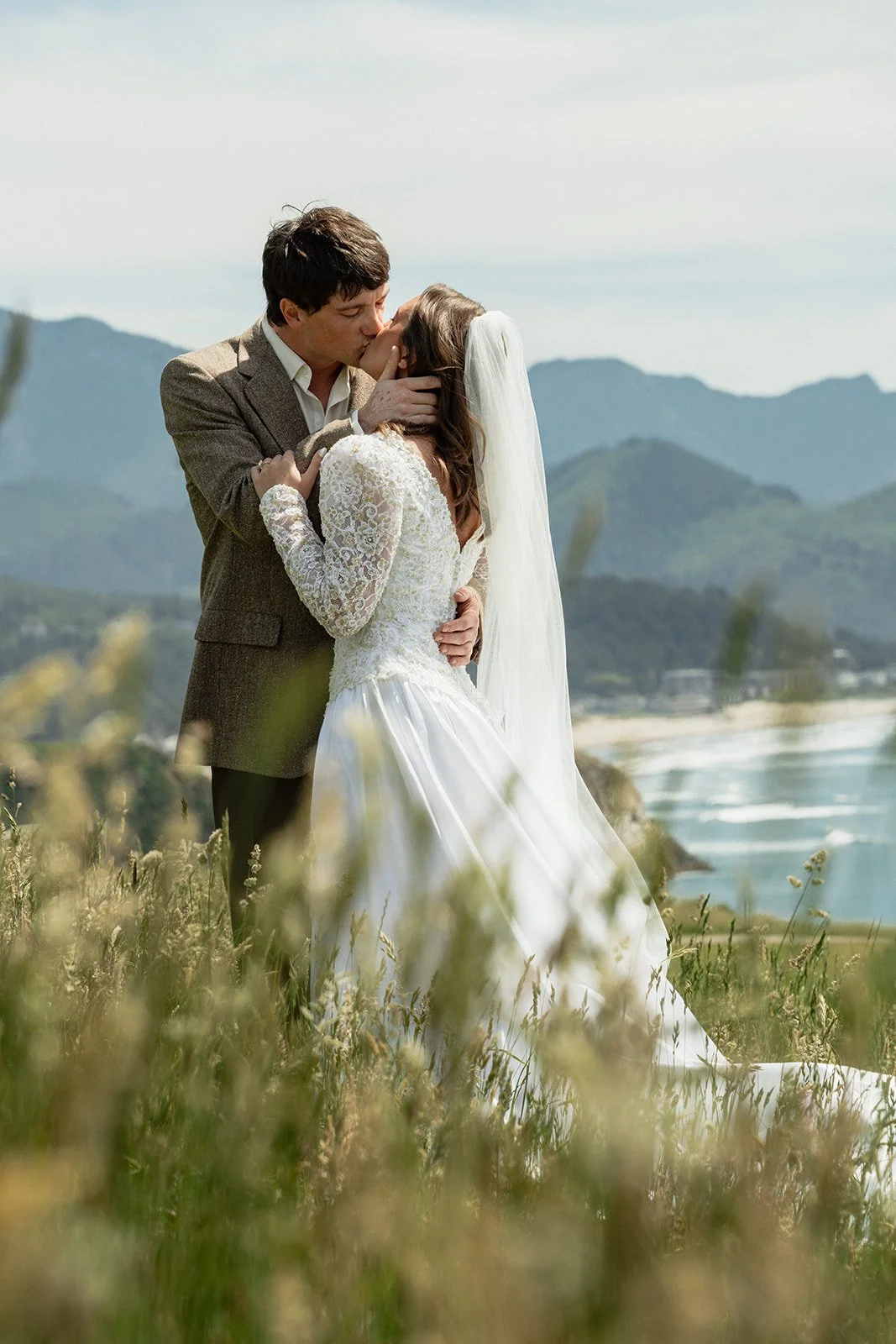 cannon-beach-elopement-photographer-10.jpg