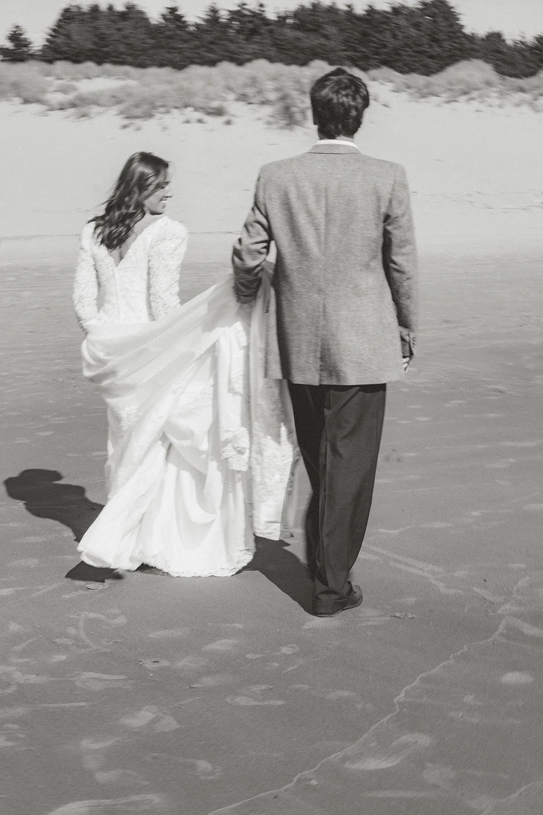 cannon-beach-elopement-photographer-23.jpg