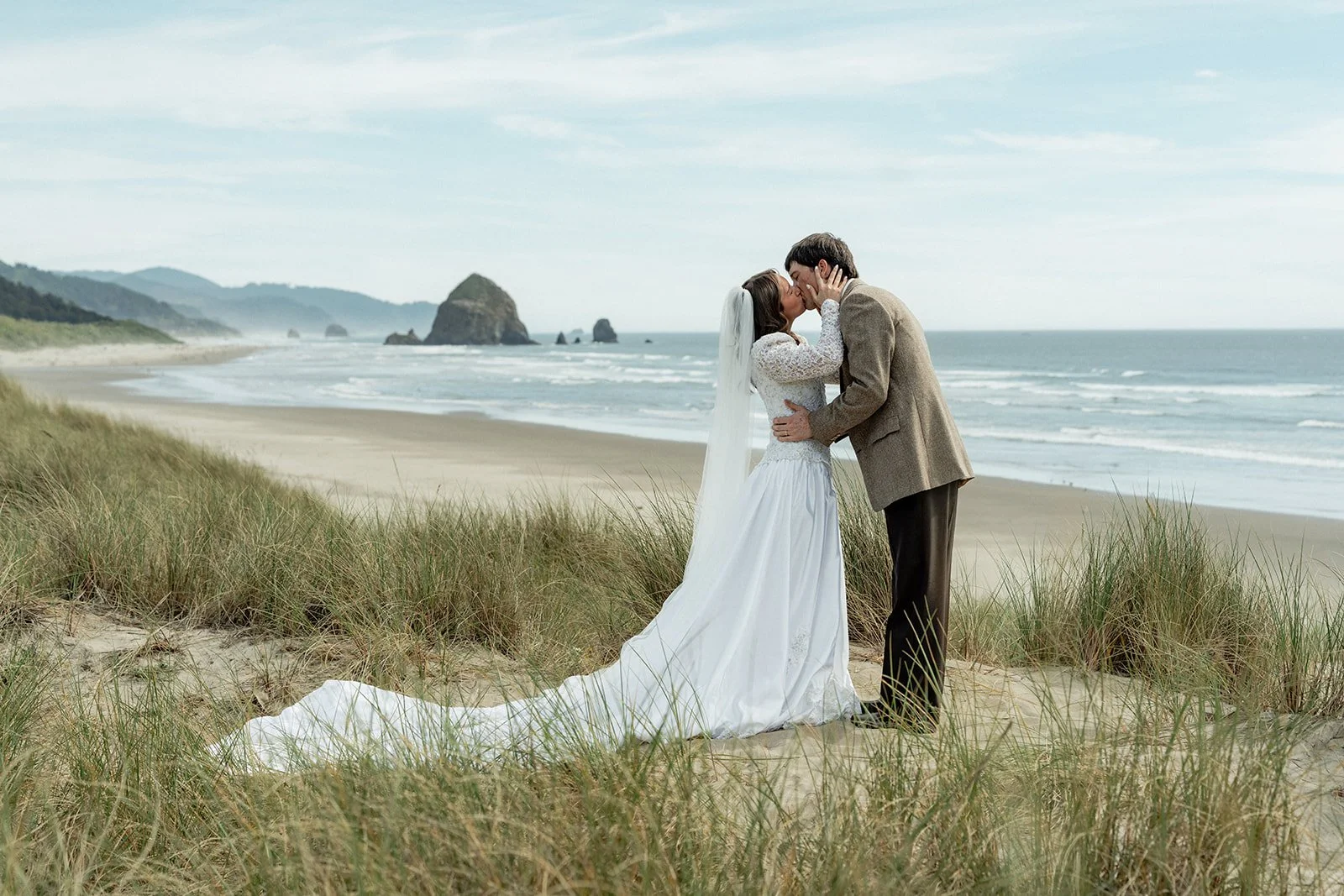 cannon-beach-elopement-photographer-2.jpg