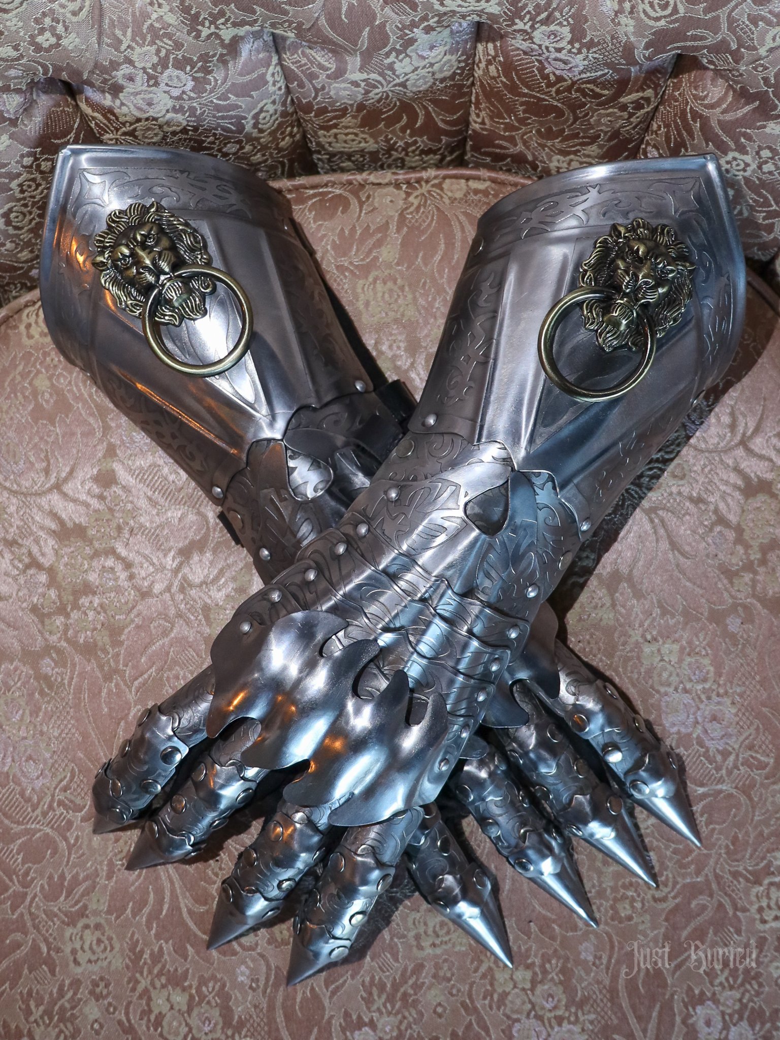 gauntlets-1.jpg