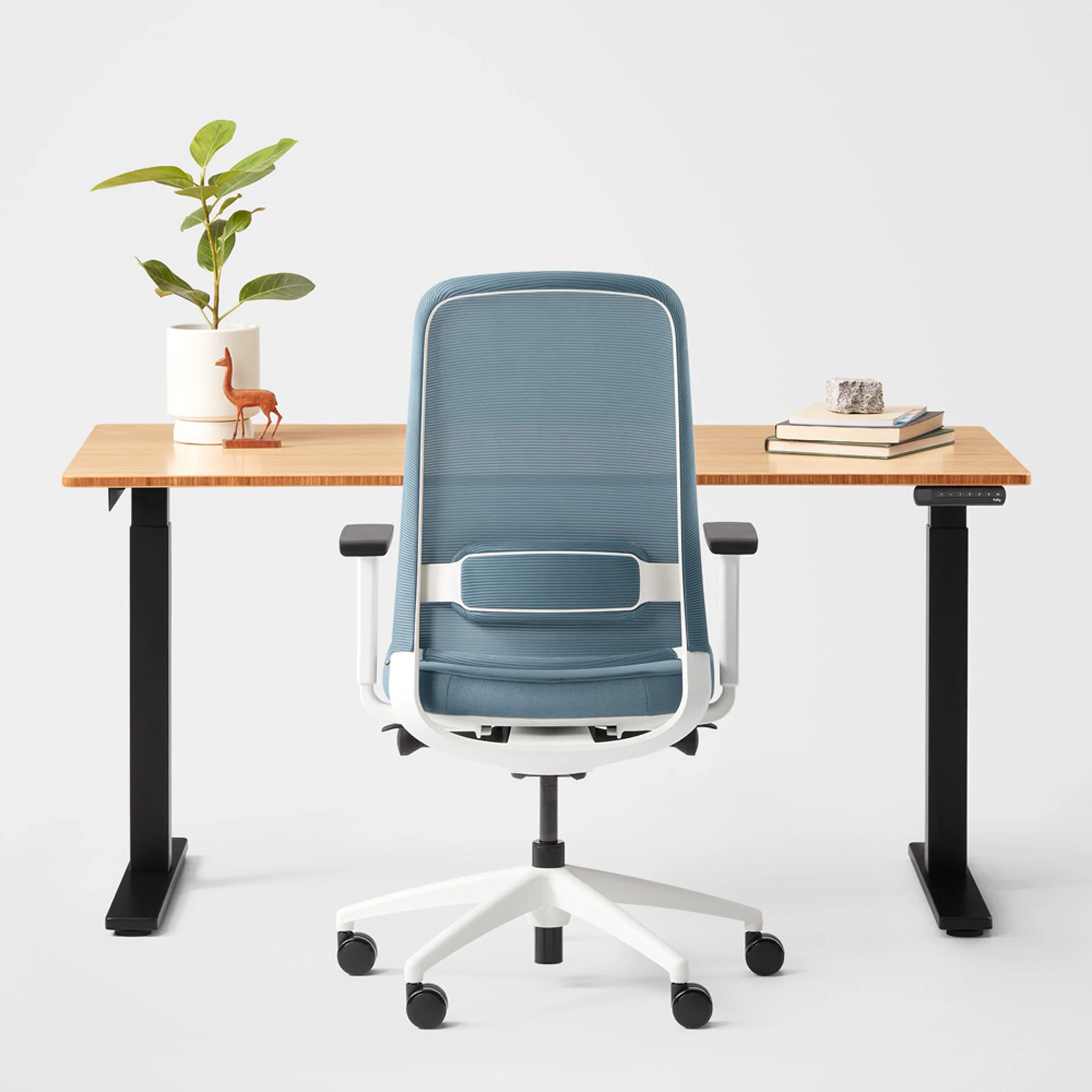 2021-Q3-hrltprp-remi-standing-desk-bamboo-alani-front.jpg