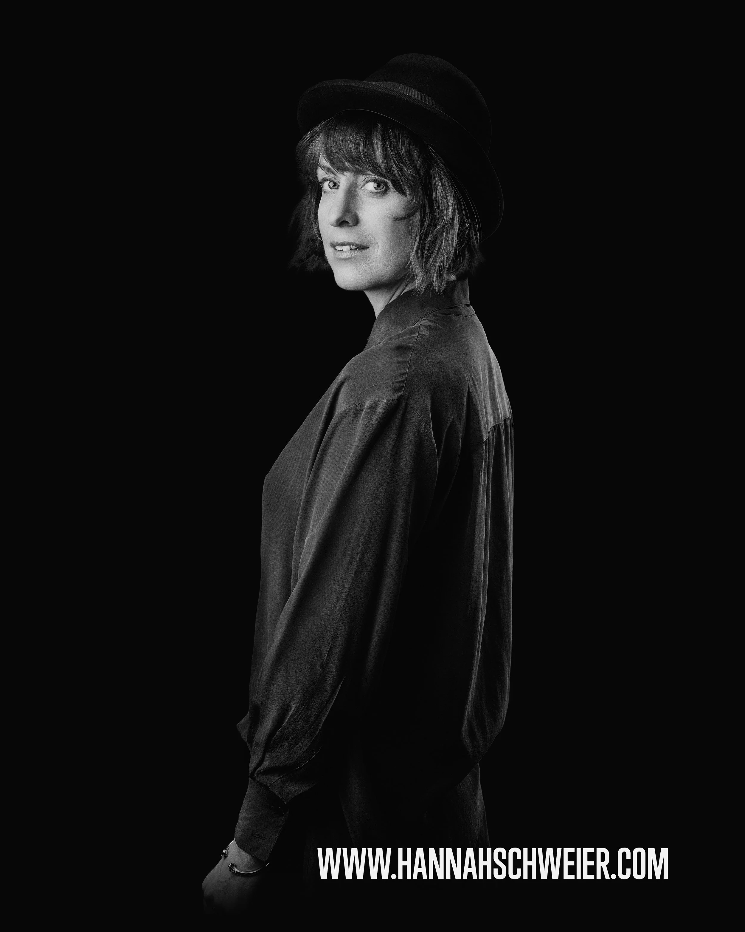 Hannah-Schweier_IG-3er_3500_hochkant_002.jpg