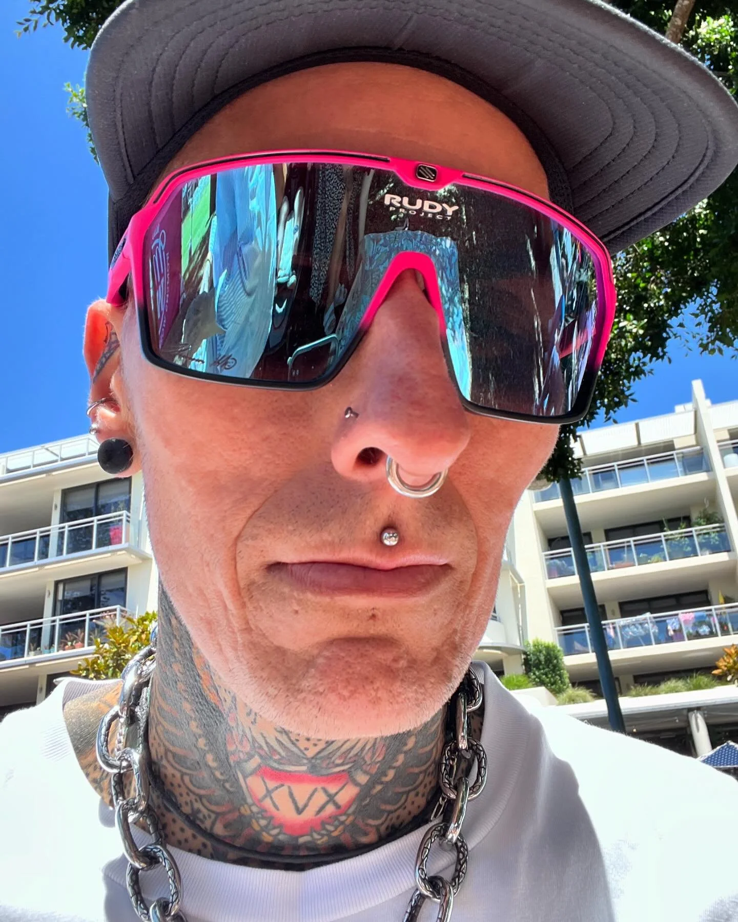 New piercing set up (larger ball on the lip and stretched septum) and delicious lunch. A lovely last full day in Port Macquarie. 

@rudyproject @fractelrunning @clocksandcolours #vegan #straightedge #delicious #acai #piercings #tattoos