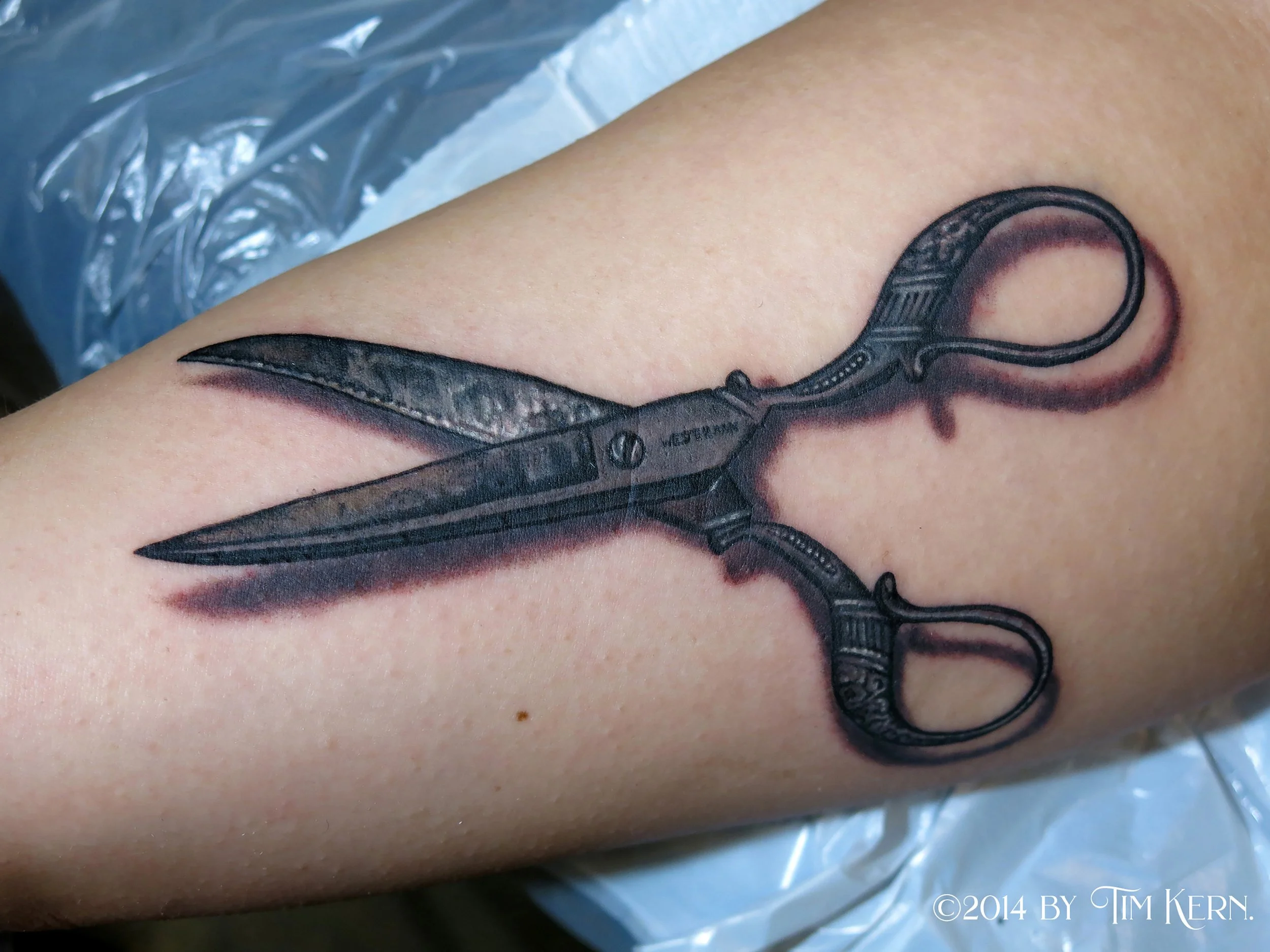 Scissors-Antique-Color-Realism-Tattoo.jpg
