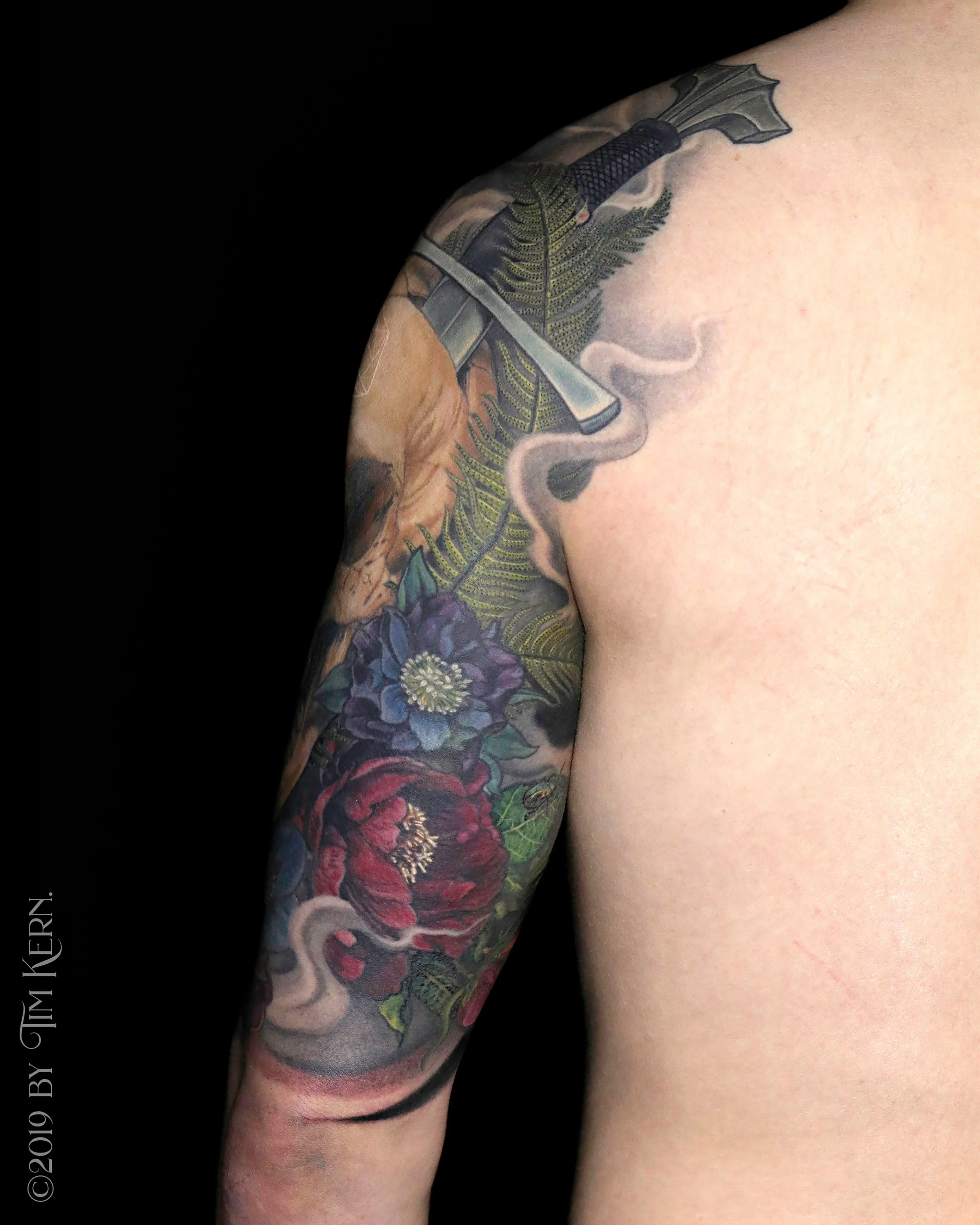 Skull-Sword-Geometric-Tesseract-Realism-Tattoo3-copy.jpg