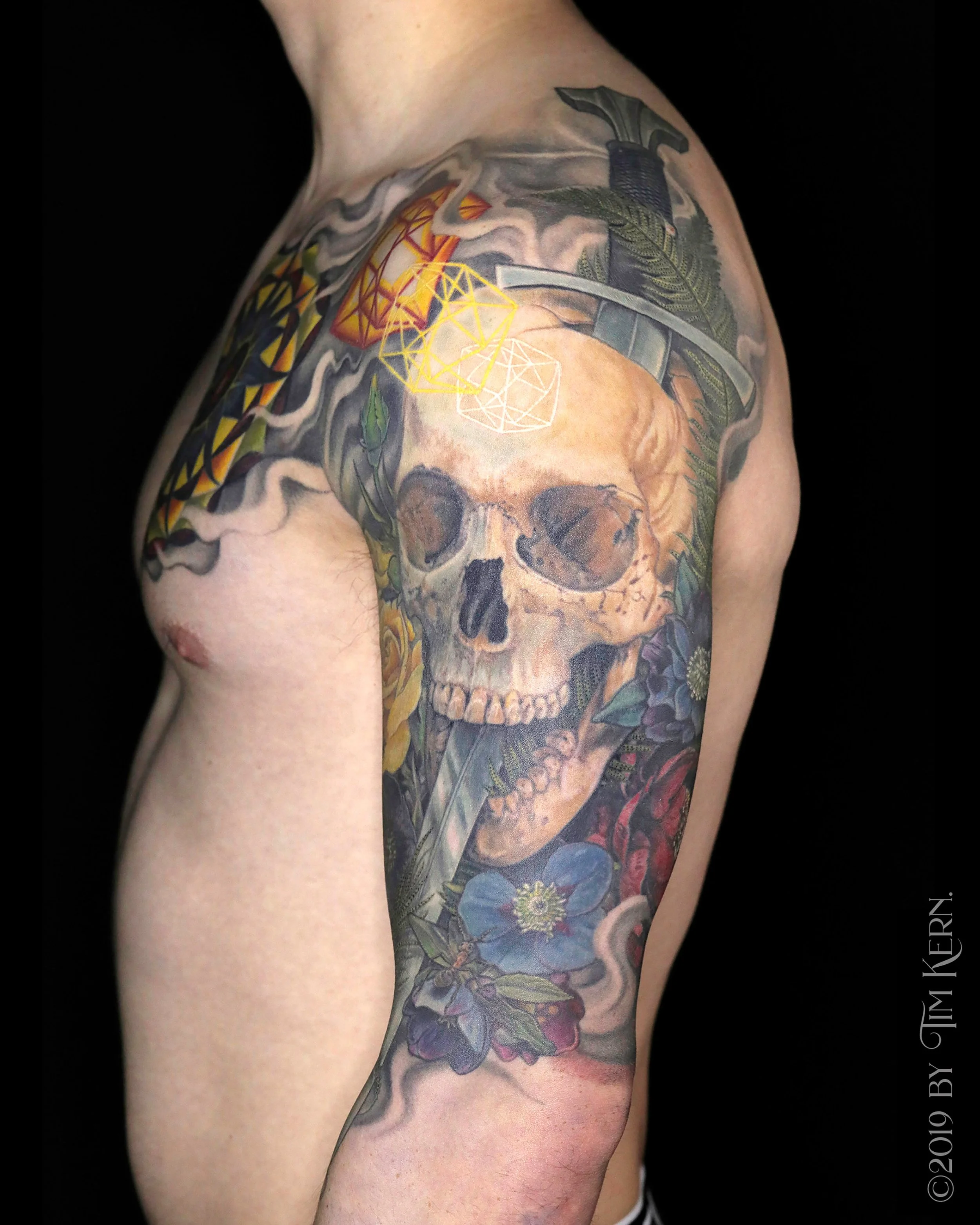 Skull-Sword-Geometric-Tesseract-Realism-Tattoo2-copy.jpg
