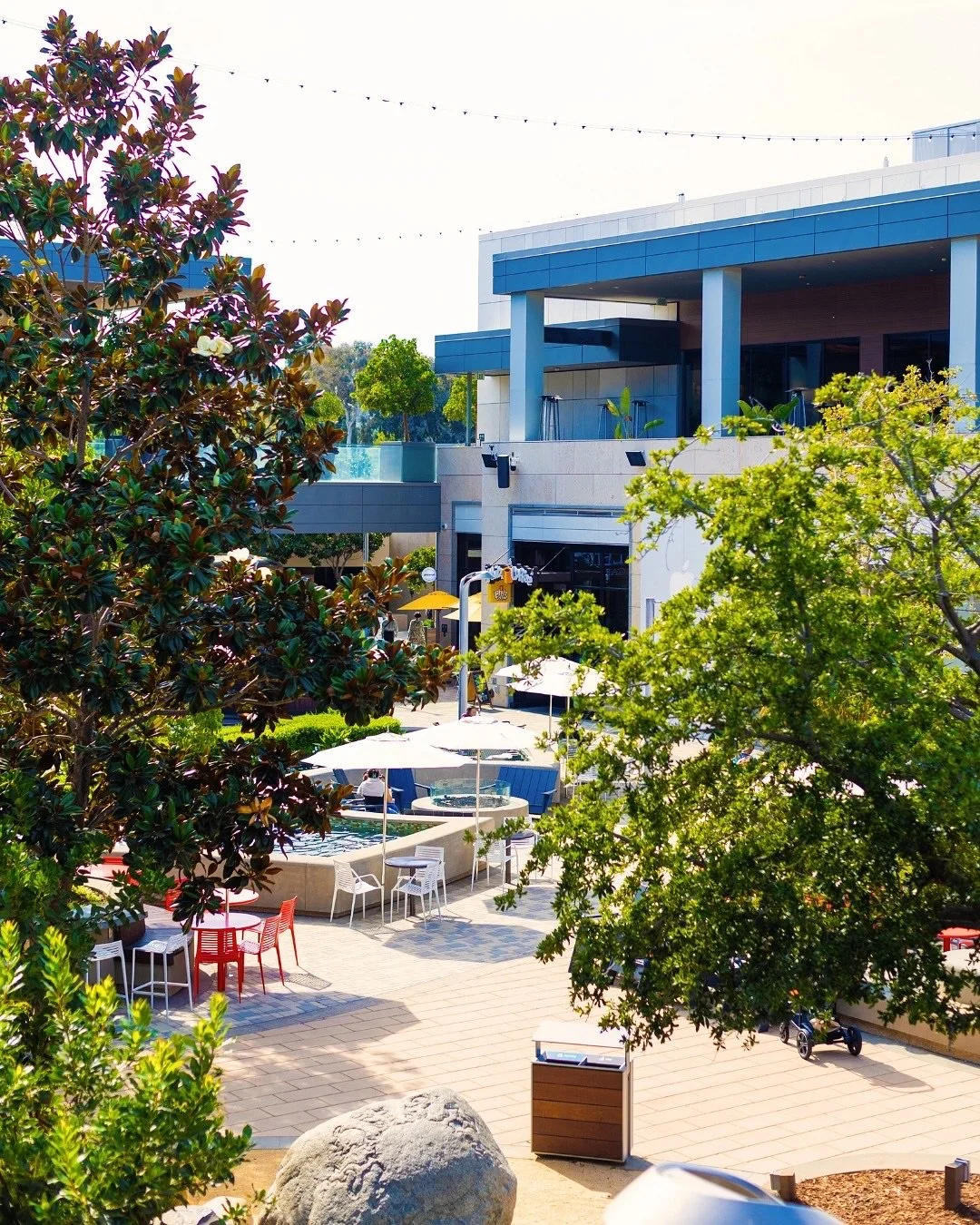 Fall looks good on Hillsdale Shopping Center. 🍁 Swipe to see some of our favorite pics from our fall photoshoot. 
⠀⠀⠀⠀⠀⠀⠀⠀⠀
📸: Kat Barlow || The Nix Company