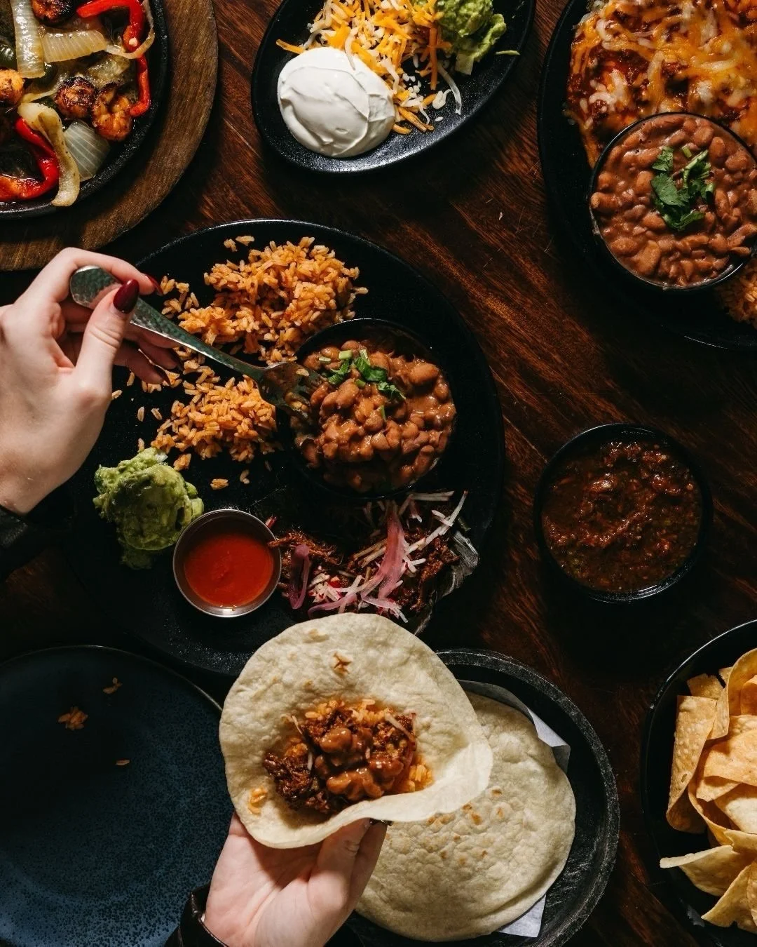 Consider this your sign to grab dinner at unclejulios. 🍹🌶️ Swipe to see some favorites from our recent shoot!

📸: Brock Dupont | The Nix Company

#dallasagency #restaurantmarketing #foodphotography #dallasfoodie #dallasites