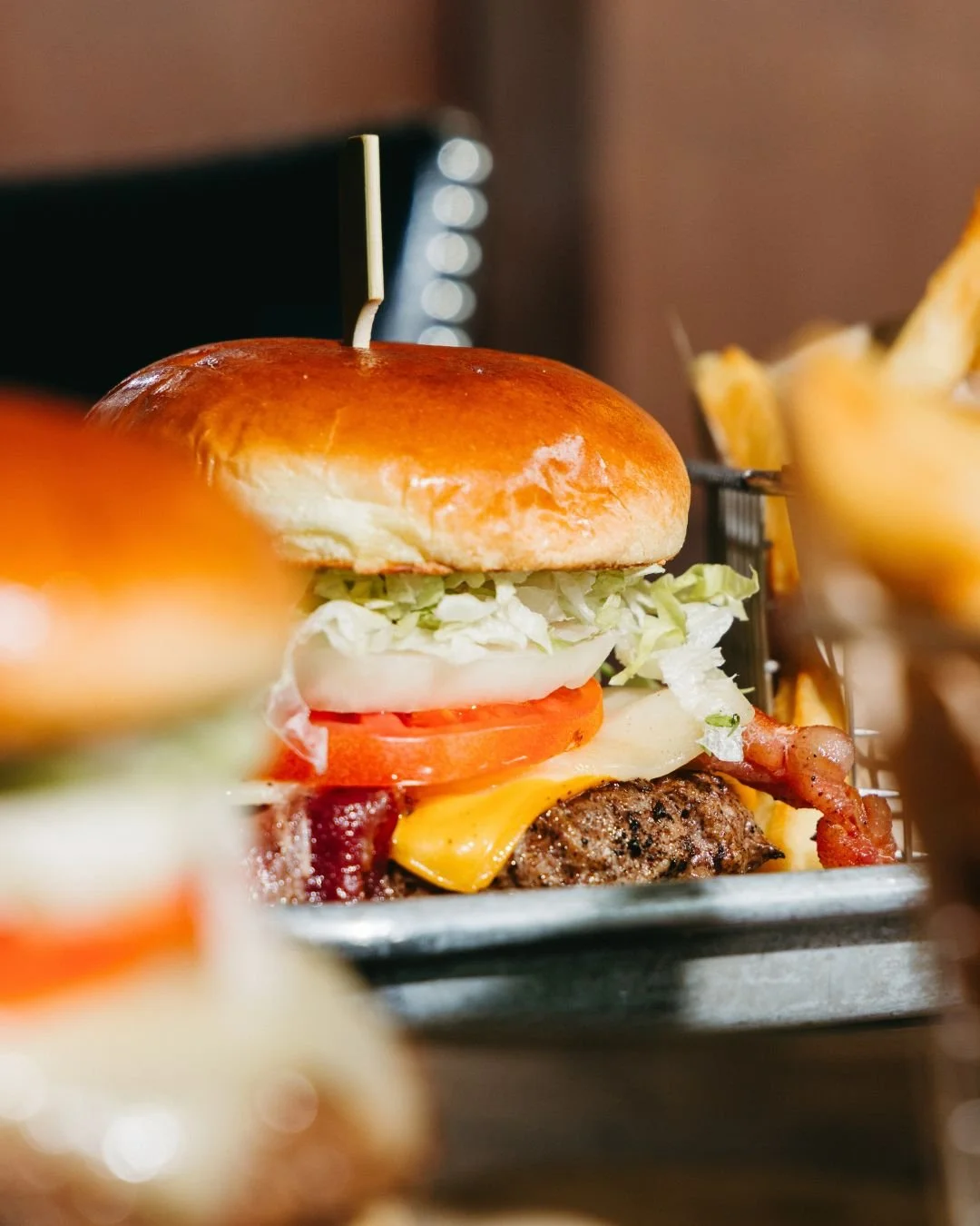 We are so excited to introduce Bar Louie as a #ncoclient! 🍸📸 Bring on the good eats, signature cocktails, and a whole lot of content we can&rsquo;t wait to share.

📸 by Brock Dupont | The Nix Company