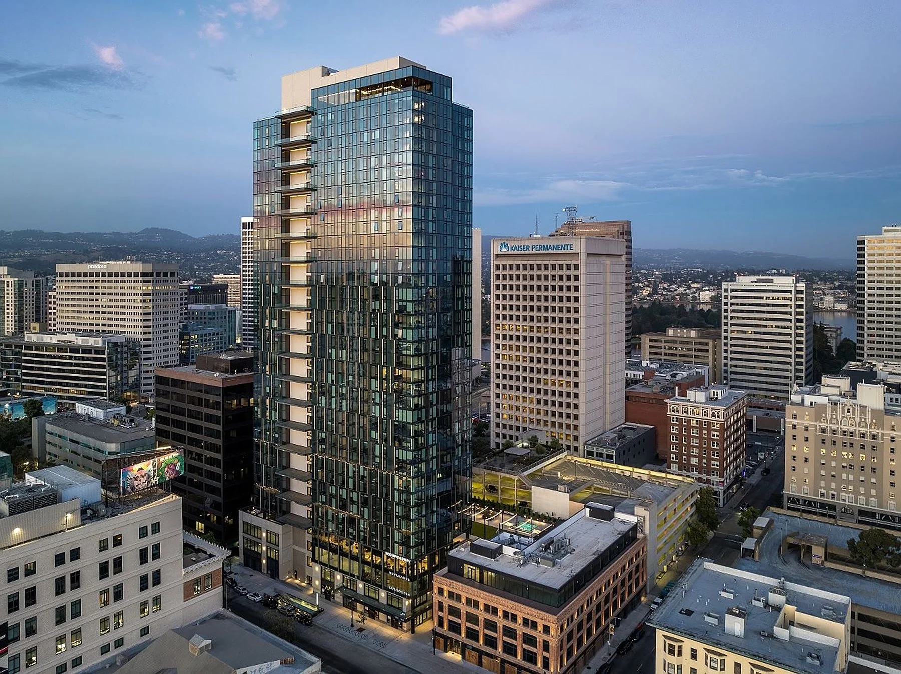 1900 Broadway#1,000 SF - 29,496 SF#Restaurant / Grocery