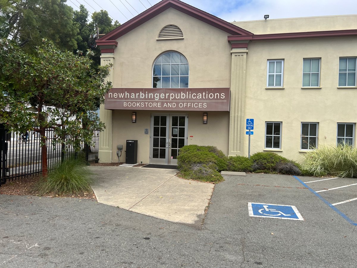 Oakland-5720-ShattuckAve-Ext1.jpg