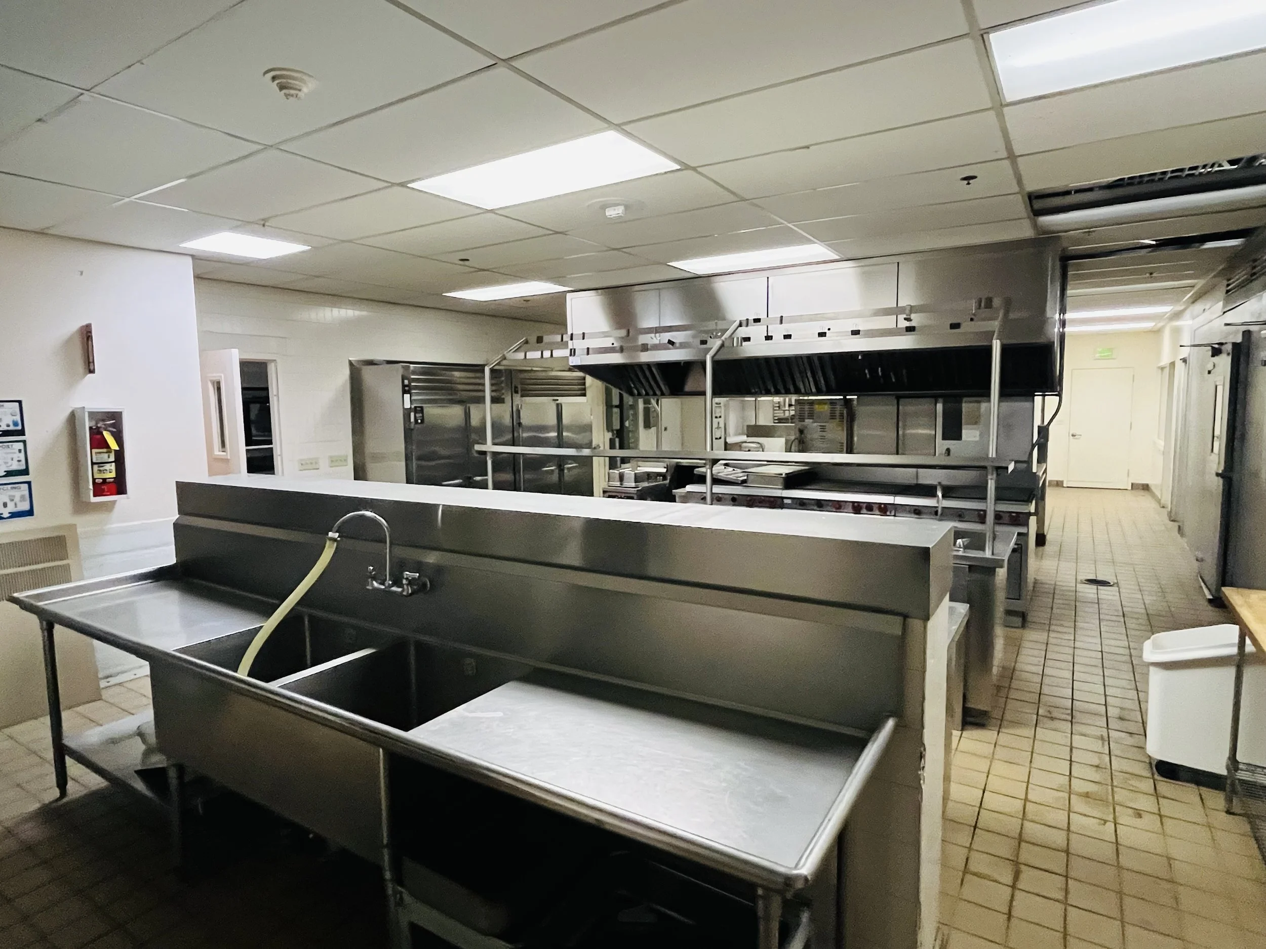 1950 Franklin - Commercial Kitchen - Prep.jpg