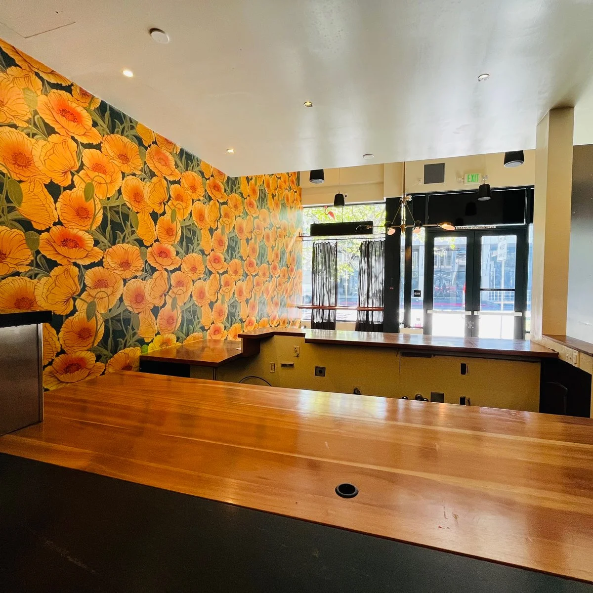 Oakland-1739-Broadway-Int Front bar to entrance.jpg