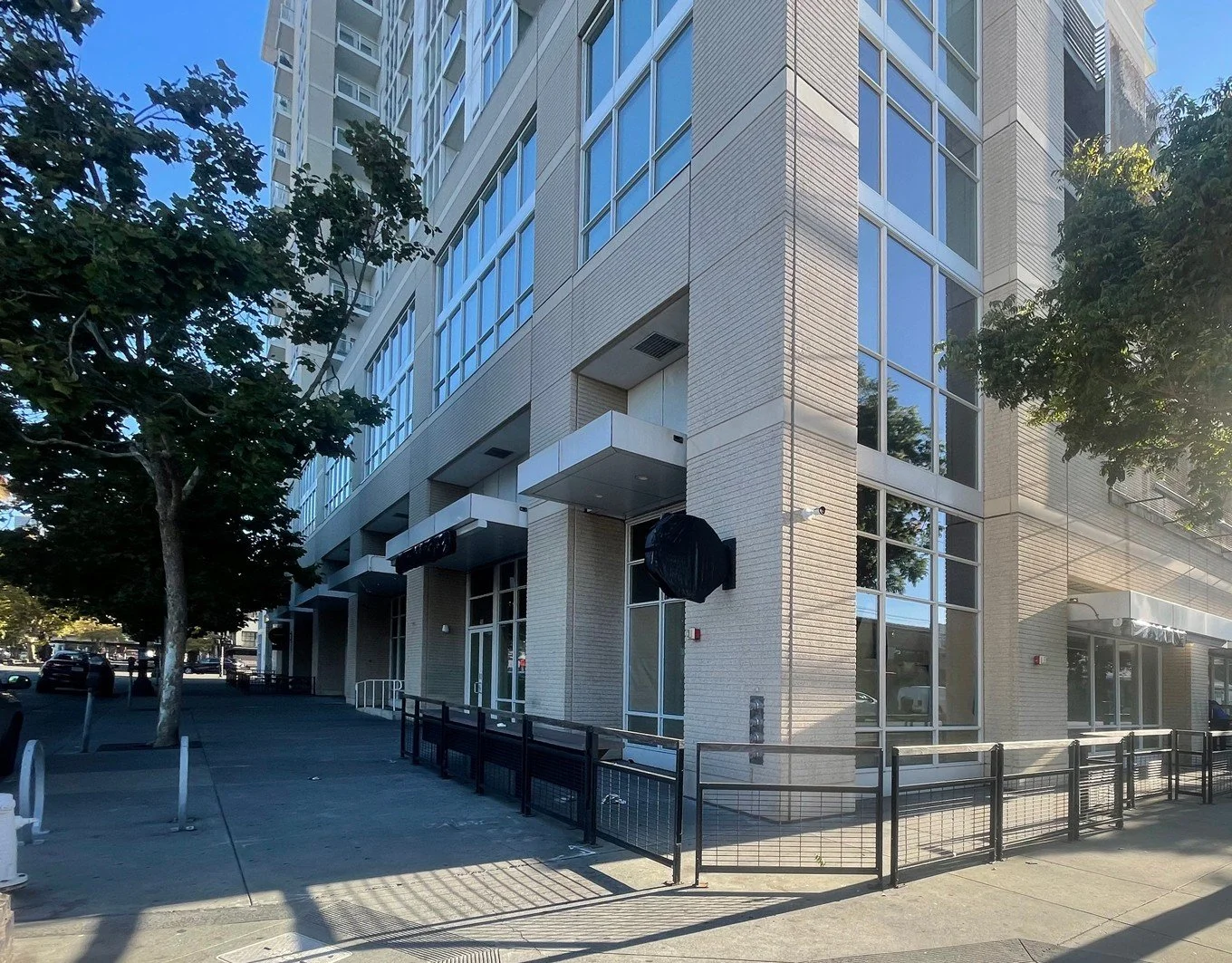 The Ellington#2,179 SF & 2,297 SF#2nd Gen Retail / 2nd Gen Cafe