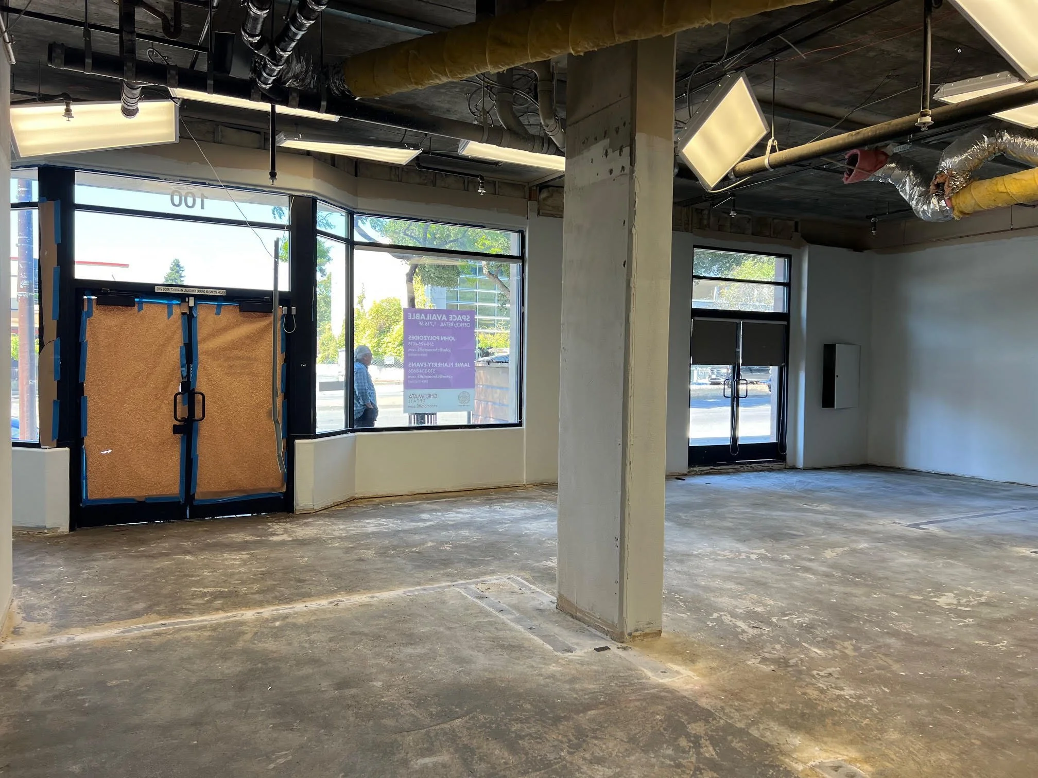 1122U interior pic 1.jpg