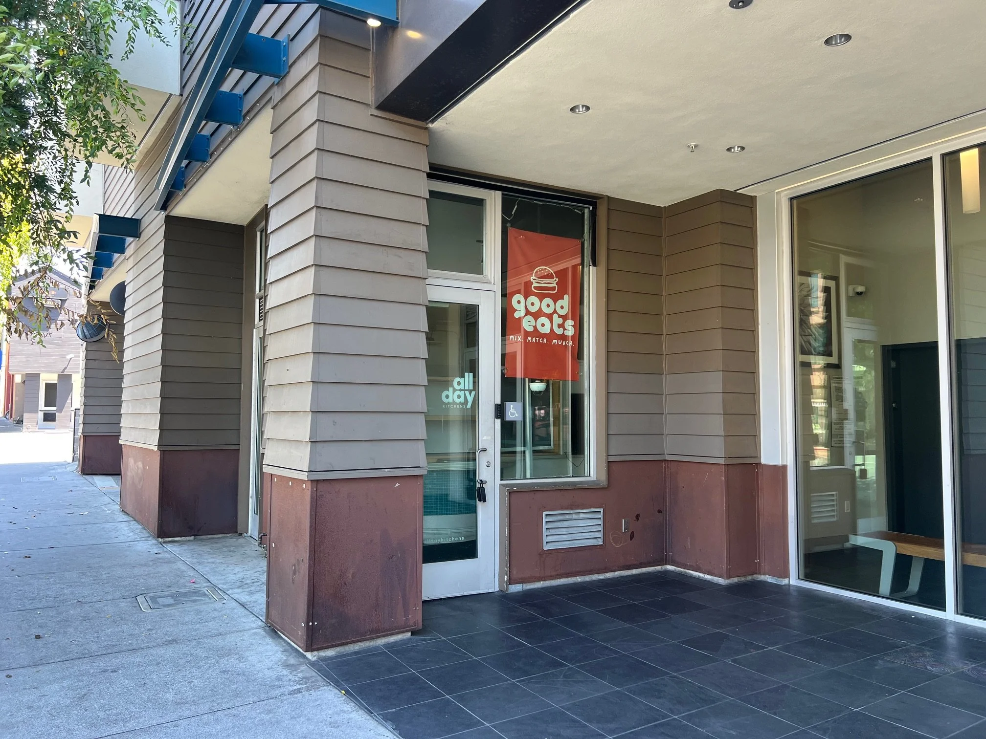 1812 Uni Ext 3.jpg