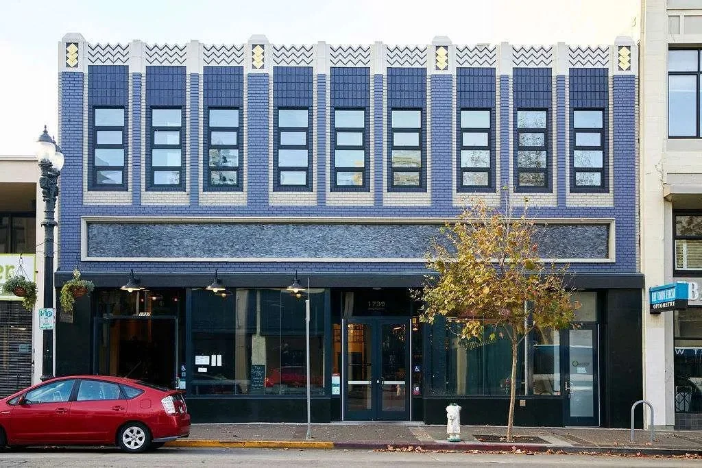 1739 Broadway#1,702 SF#2nd Gen Bar