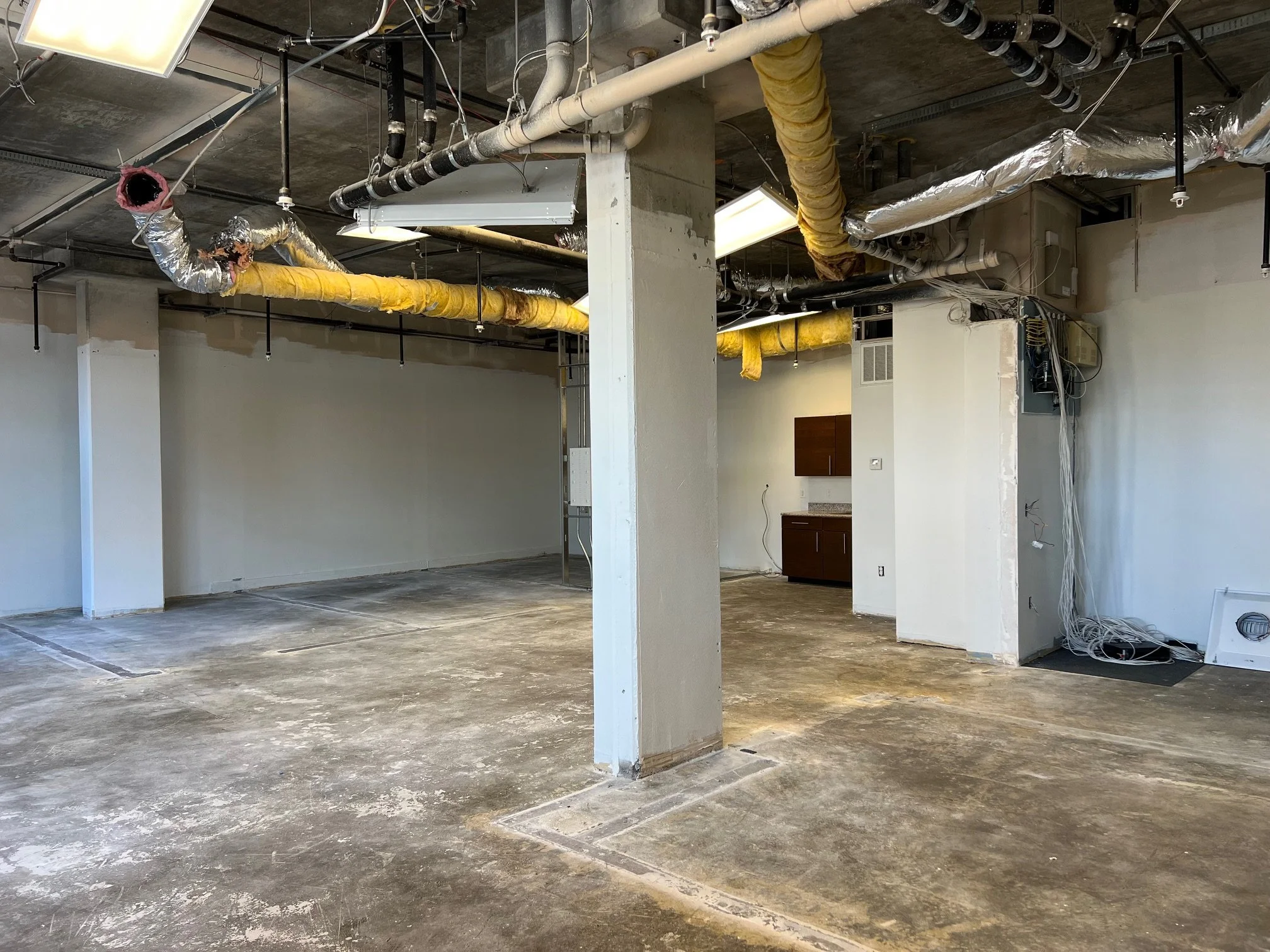 1122U interior pic 2.jpg