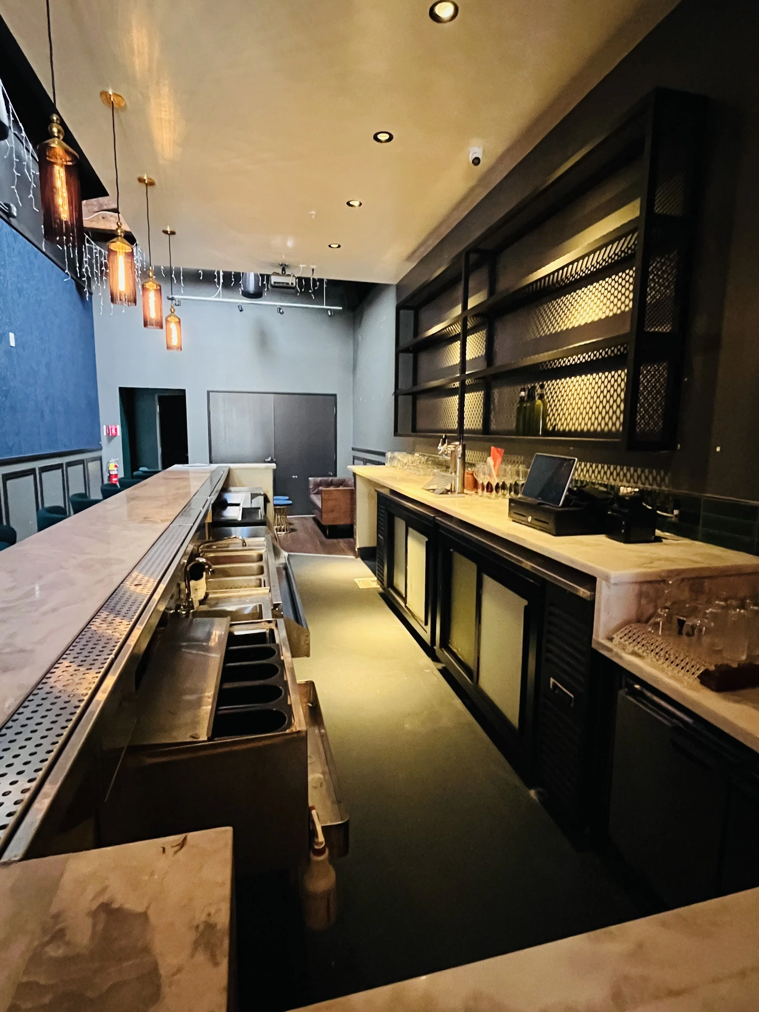 1524 Broadway - Bar.jpeg