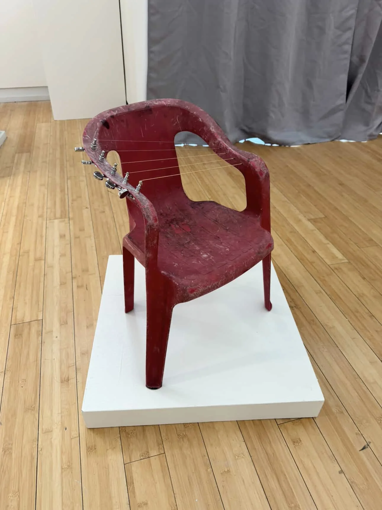 Monobloc Harp II.jpg