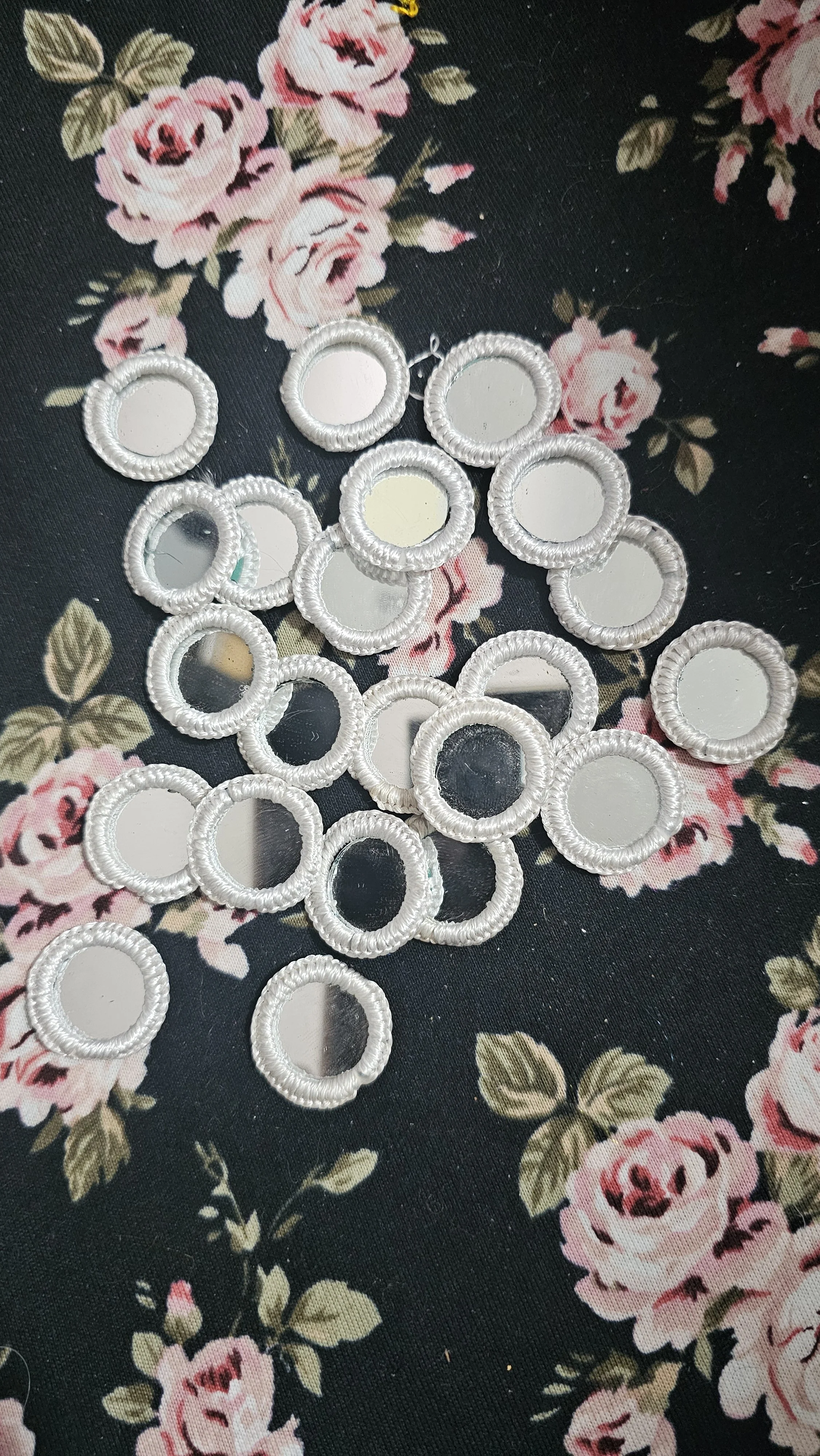 Mirror White small x20 peices