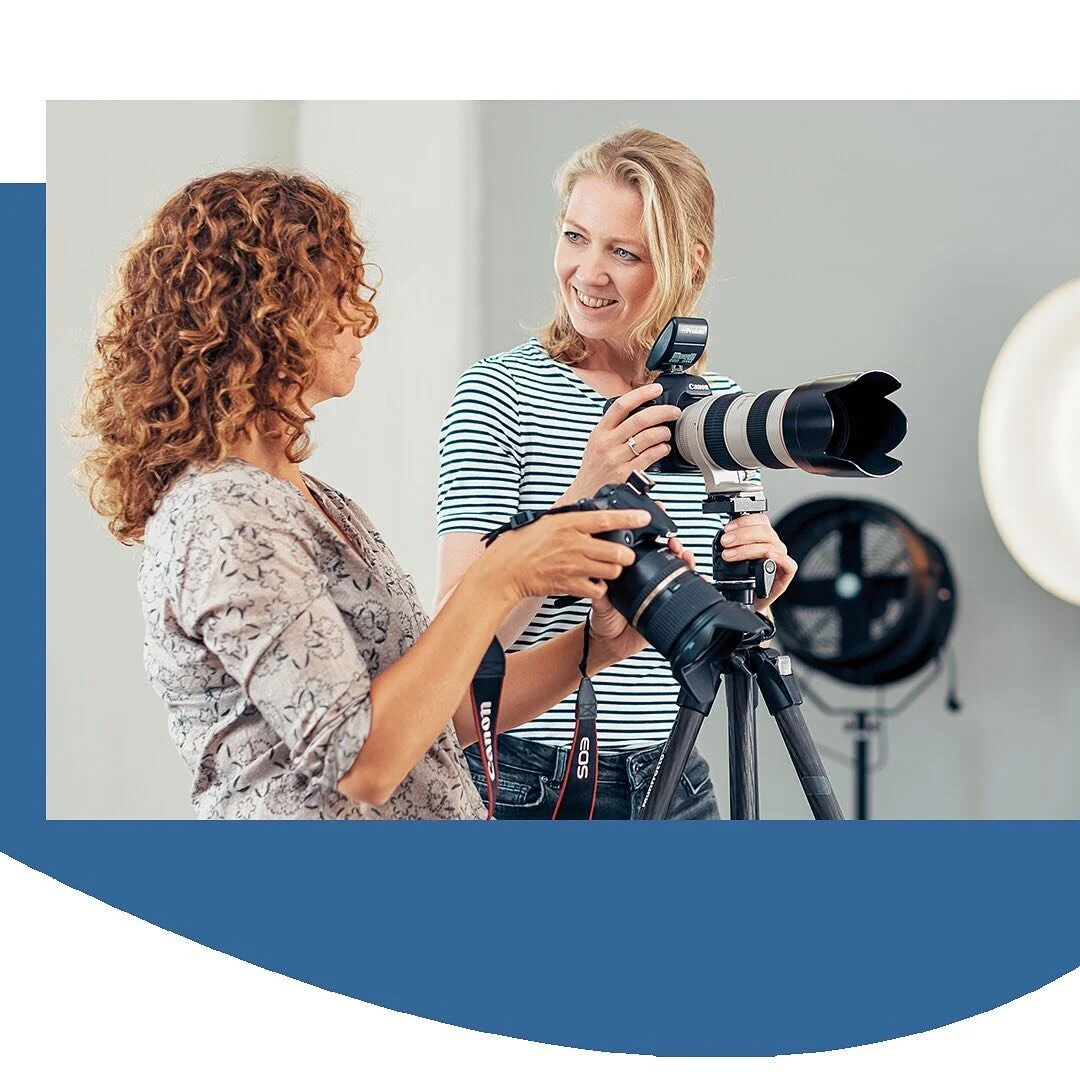 Naast mijn werk als fotograaf help ik ook graag andere fotografen verder. Samen met collega Vincent Boon ontwikkelde ik afgelopen tijd een mentortraject speciaal voor ondernemende fotografen. Daarin kijken we naar hun ondernemerschap, lichtvoering, p