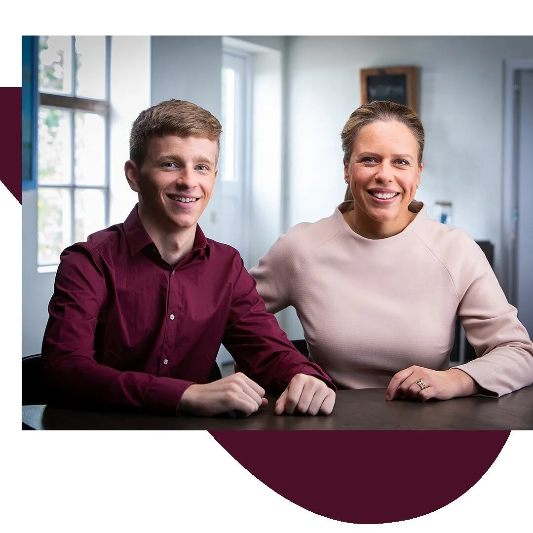 Zomer 2020 werd de nieuwe interviewserie van Coen Verbraak opgenomen: 'In de beste families; Moeders'.⁠⁠
⁠⁠
In opdracht van NTR maakte ik deze portretten van Coen Verbraak, Carola Schouten en haar zoon Thomas. Zij waren een van de gasten die spraken 