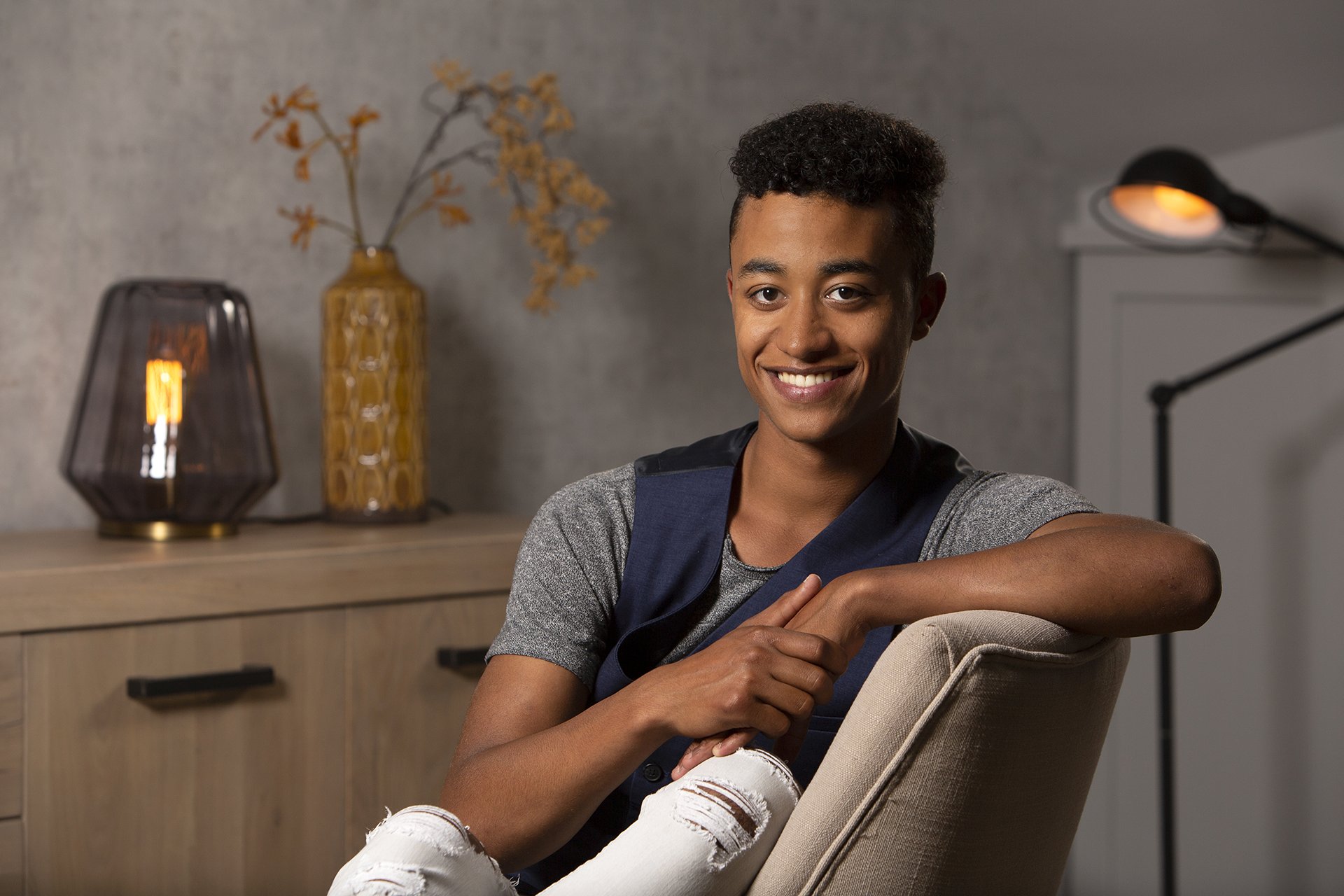Portret van pleegjongere Ayron