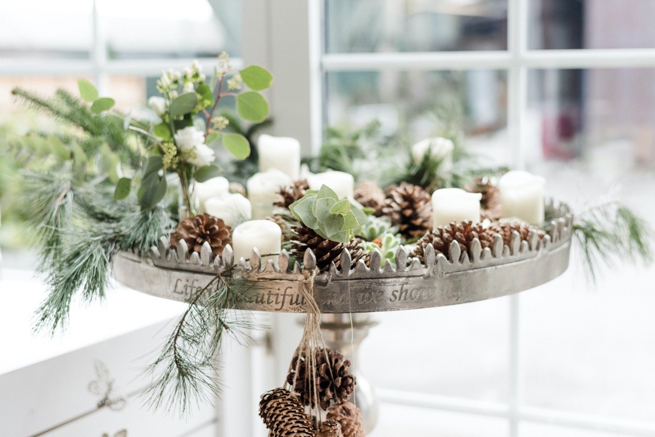 Groß (Winterhochzeit Hof Leutenecker Dekoration Eingang).jpeg