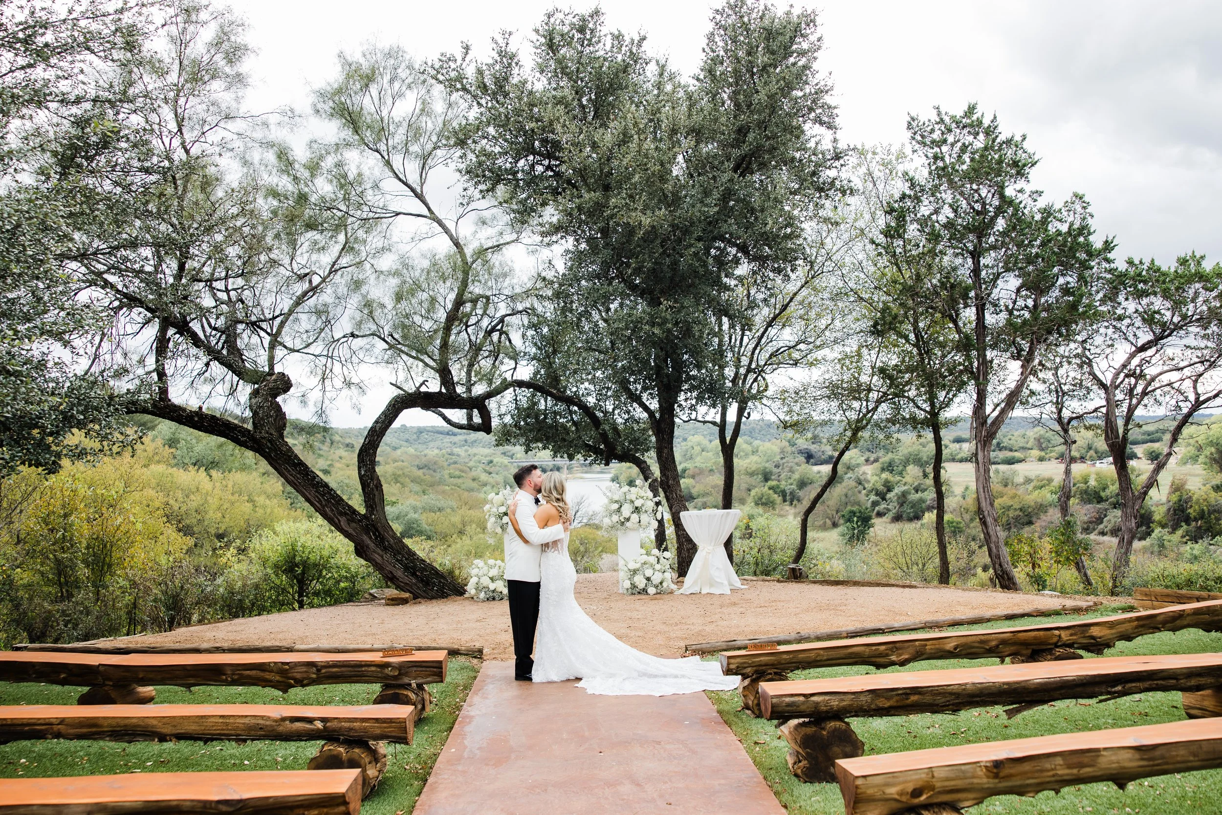 WallWeddingRestYourselfRiverRanchMineralWellsTx-587.jpg