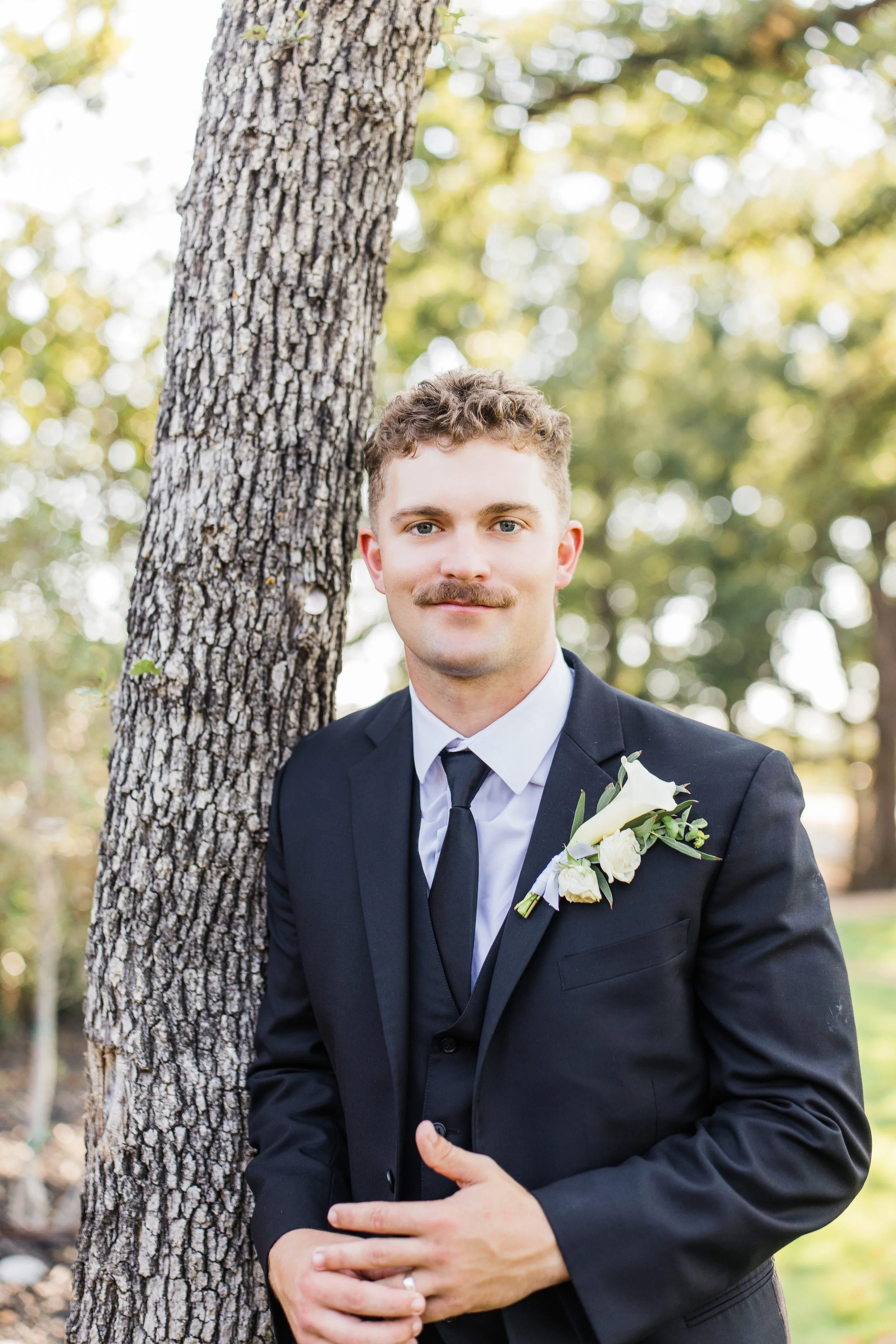 MooreWeddingSneaksReserveBartonvilleTX-4.jpg
