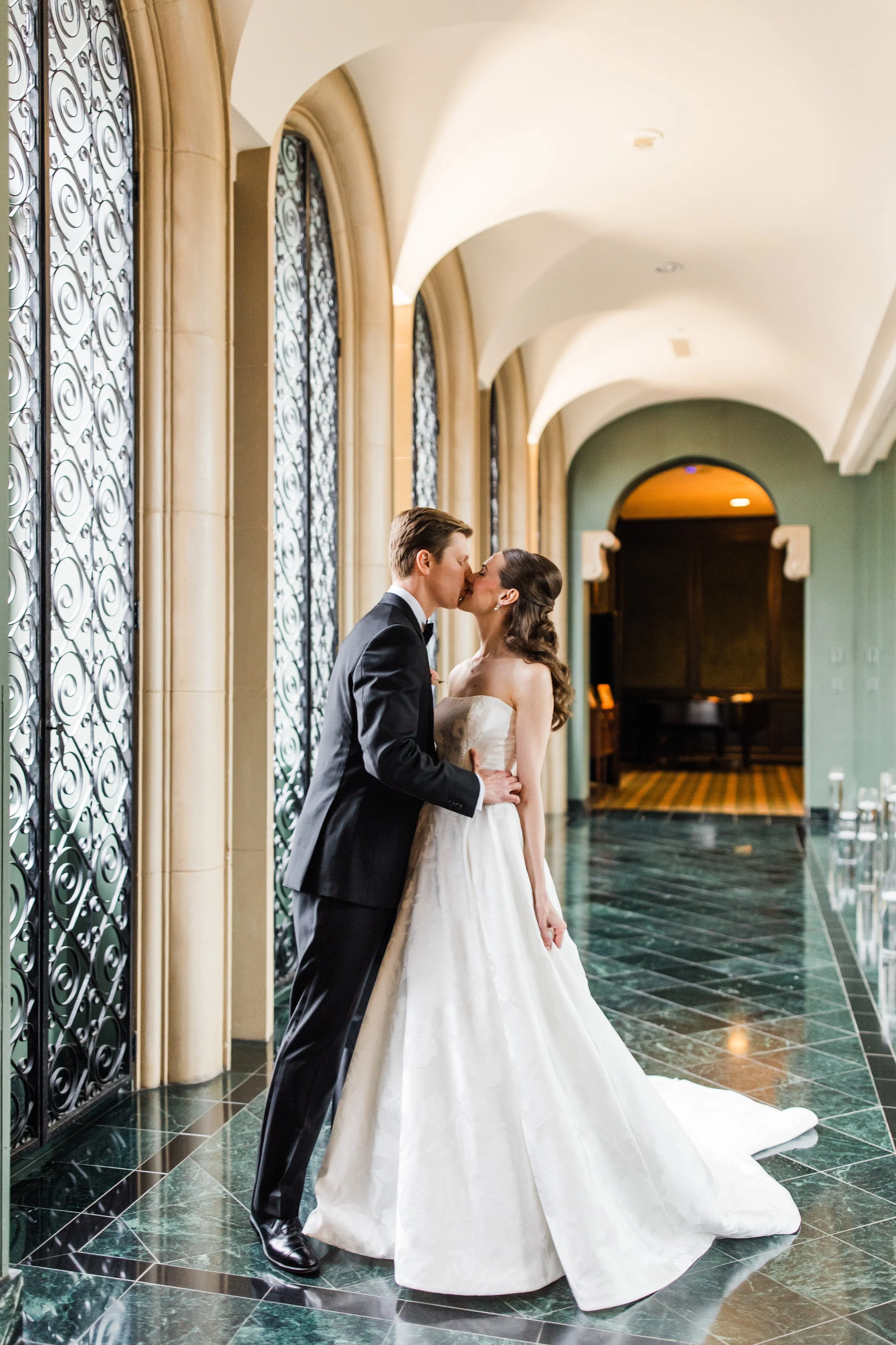 BrownWeddingSneaksFortWorthClubTX-135.jpg