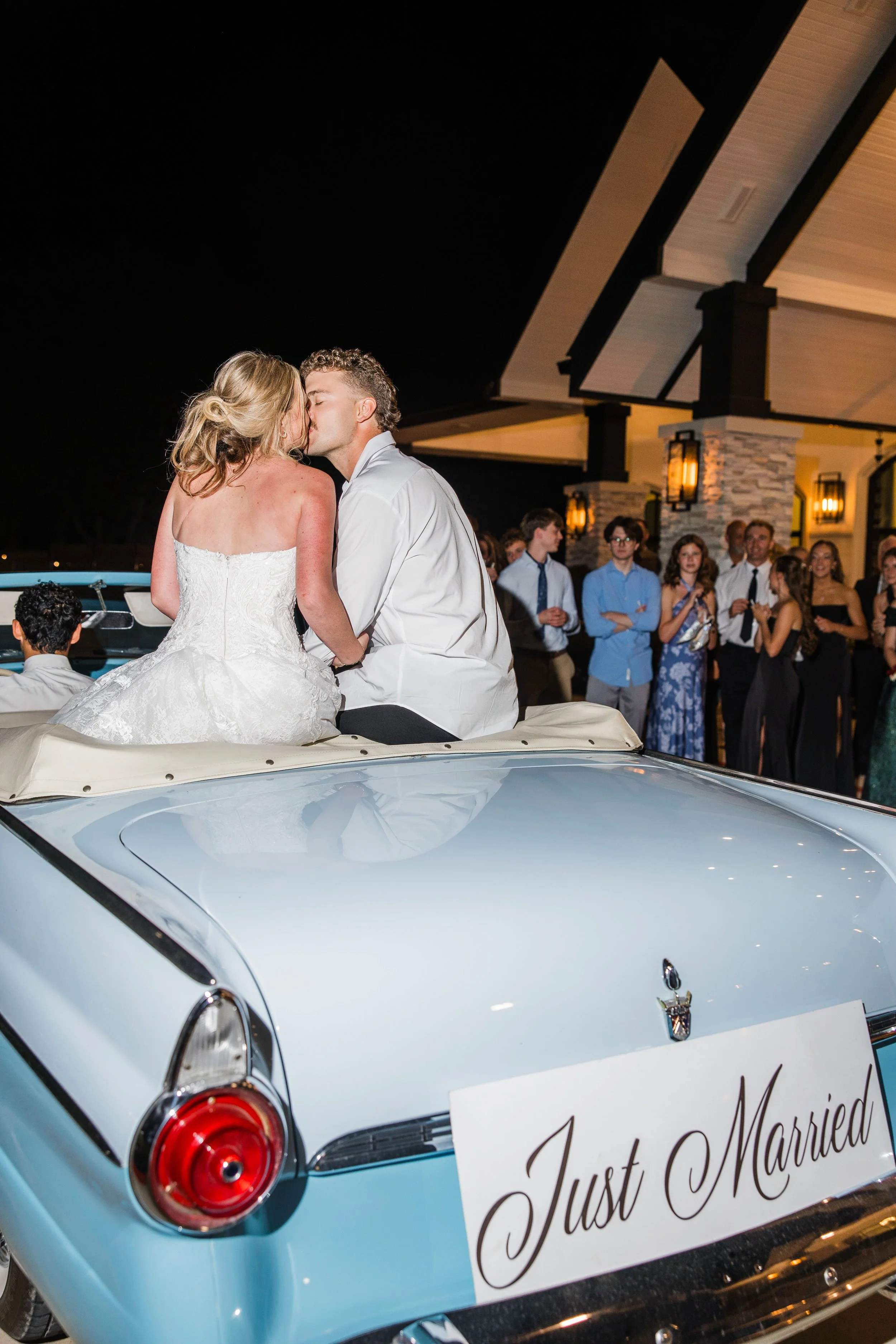 MooreWeddingSneaksReserveBartonvilleTX-24.jpg